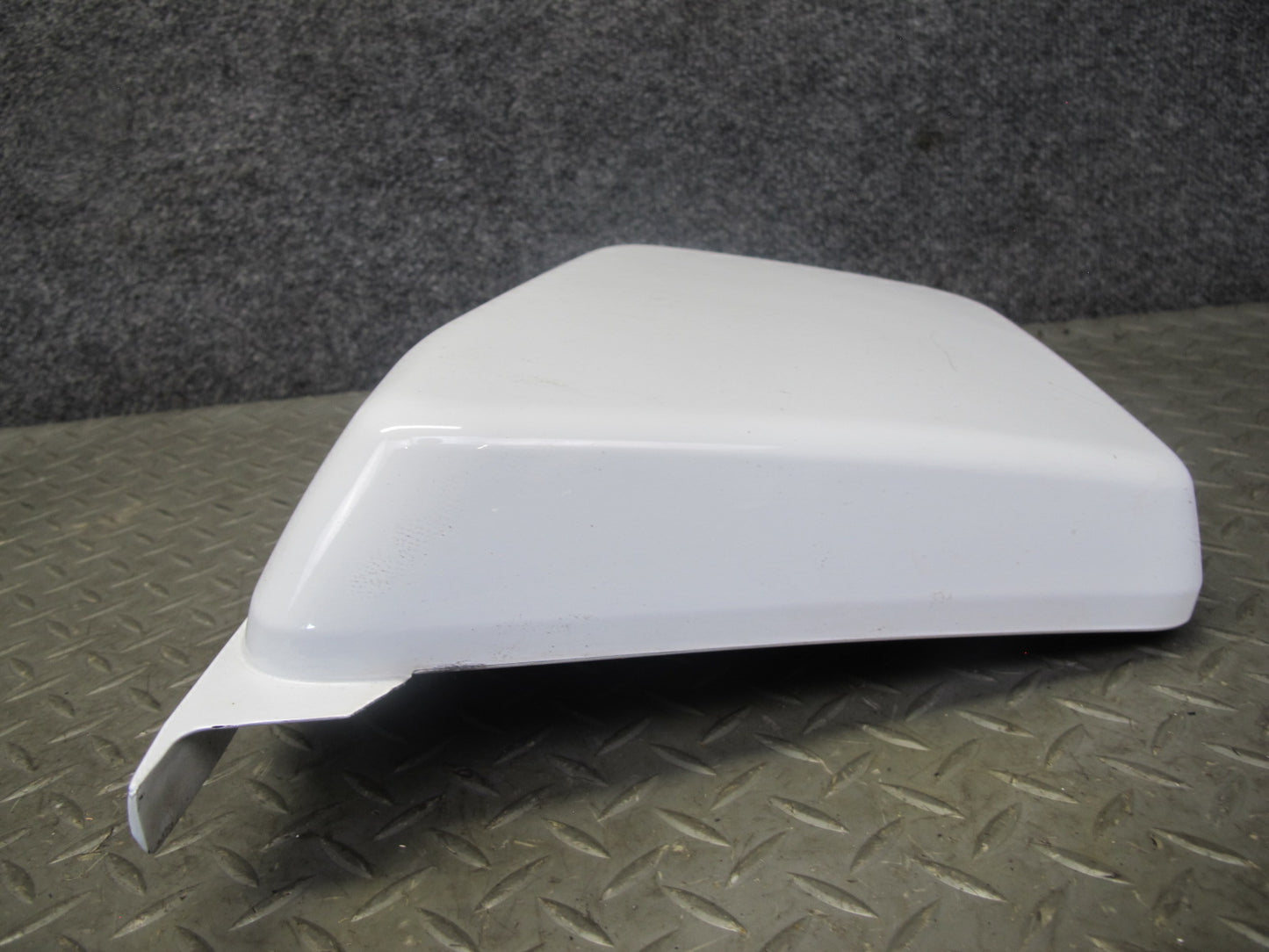 2003-2009 Hummer H2 Front Right & Left Side Cowl Vent Panel END Cap Cover Set