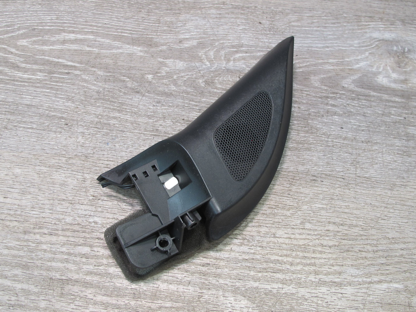 06-09 VW R32 GTI Rabbit 2DR Set of 2 Front Door Corner Audio Speaker Tweeter OEM