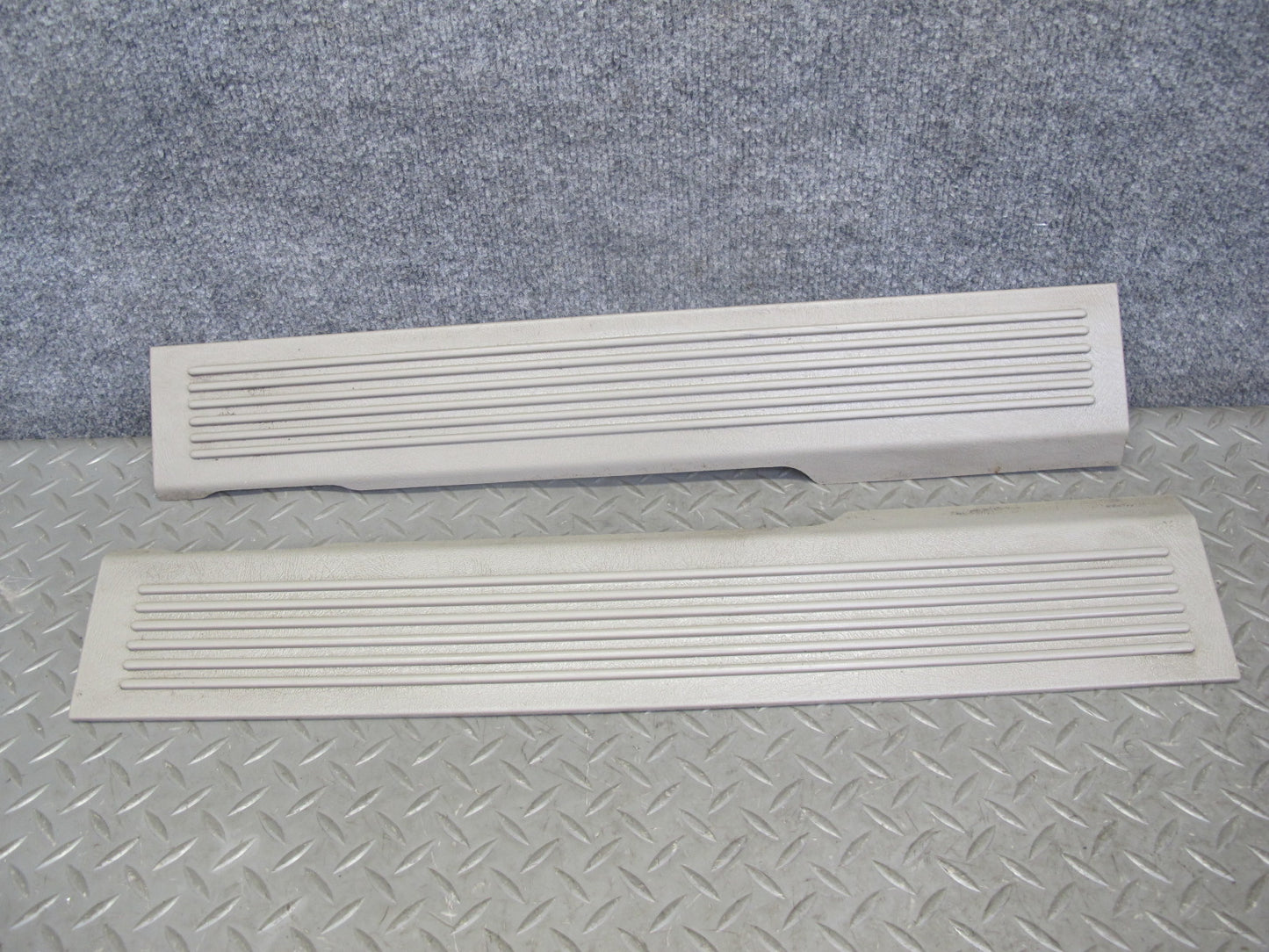 2003-2009 Hummer H2 Front Right & Left Side Door Scuff Sill Plate Trim Panel Set