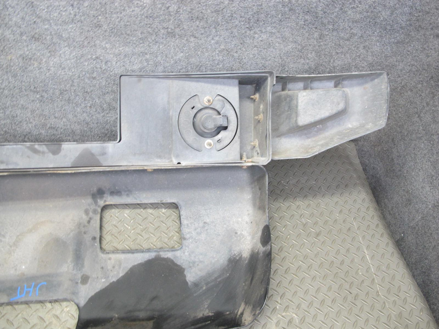2003-2009 Hummer H2 Front Bumper Panel Cover W/ Fog Lamp Light Assembly