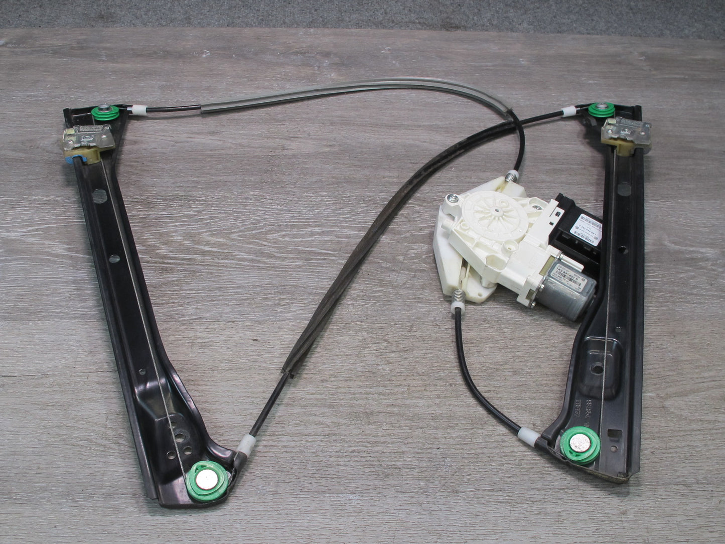 06-09 VW R32 GTI Rabbit MK5 2-DR Right Door Window Regulator w Motor OEM