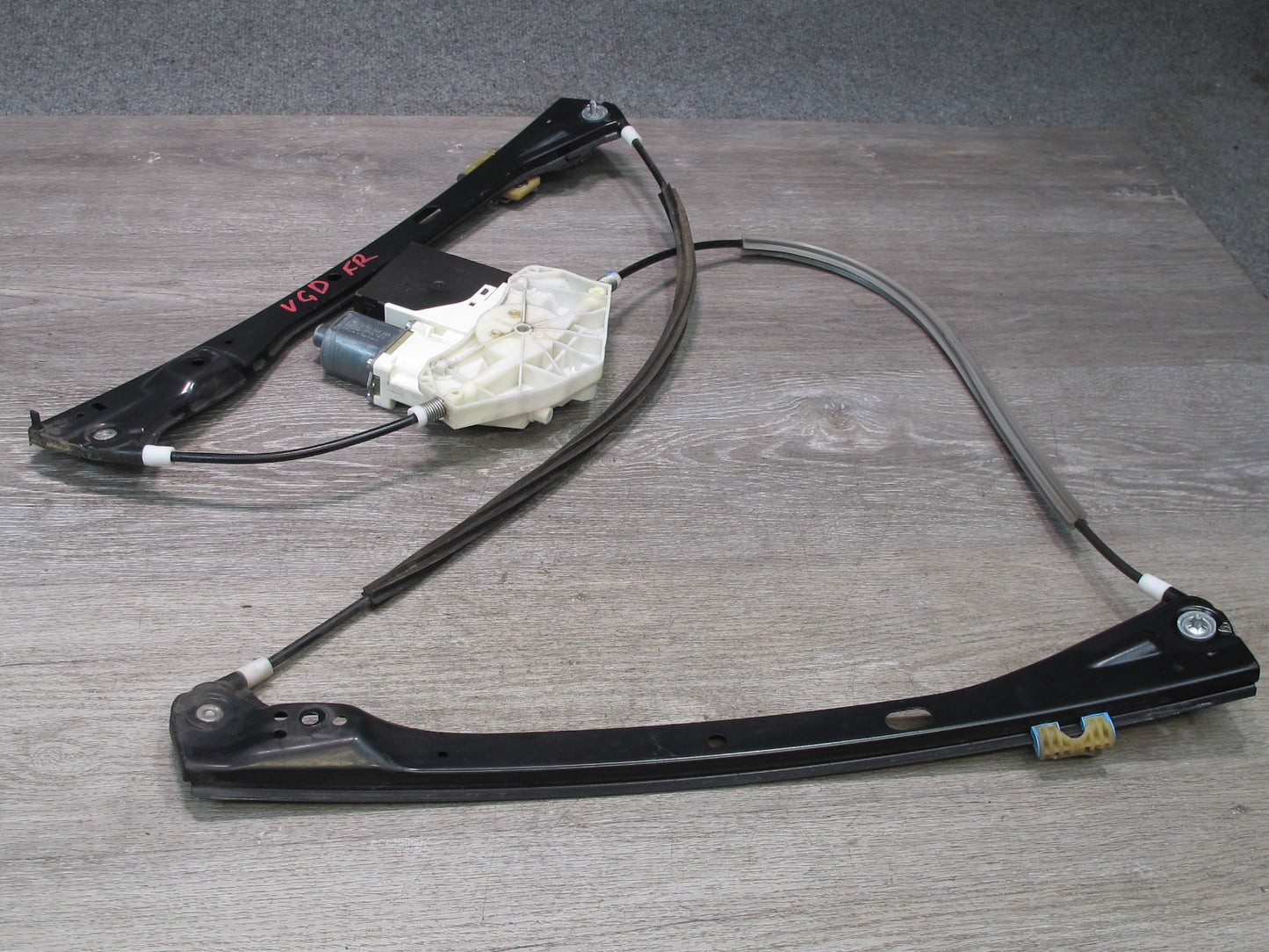 06-09 VW R32 GTI Rabbit MK5 2-DR Right Door Window Regulator w Motor OEM