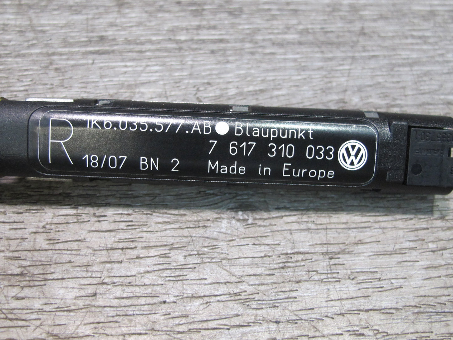 06-09 VW Rabbit GTI R32 Set of 2 Radio Antenna Booster Signal Amplifier OEM