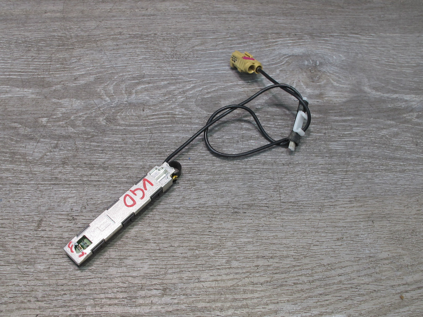06-09 VW Rabbit GTI R32 Set of 2 Radio Antenna Booster Signal Amplifier OEM