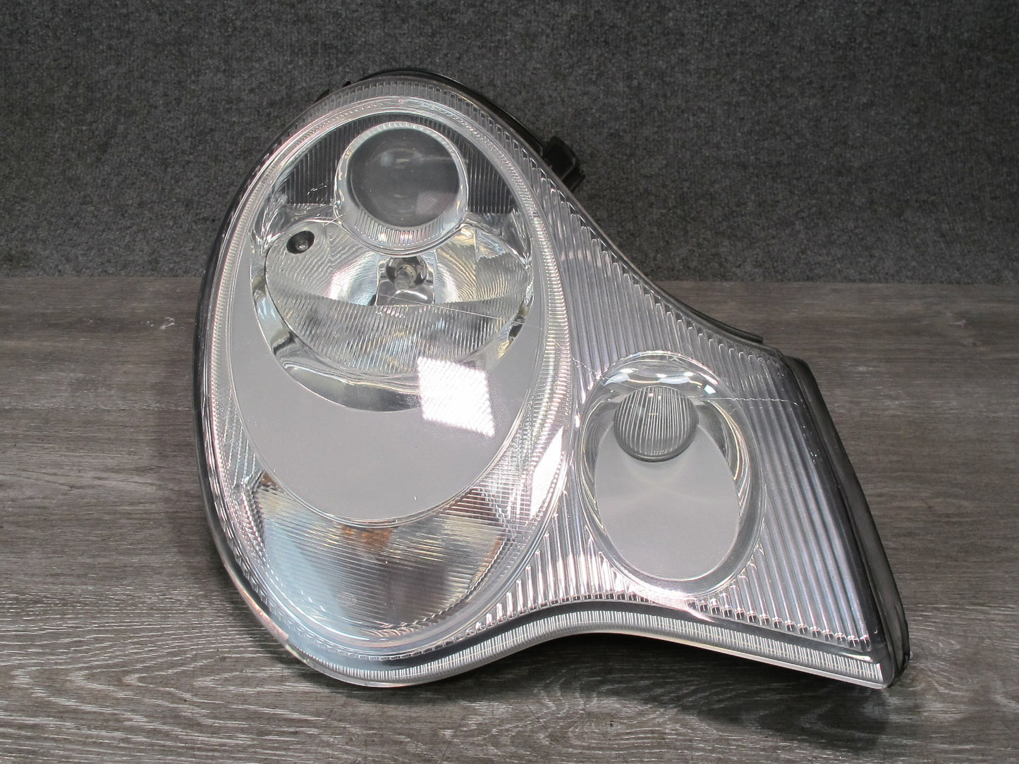 2002-2005 Porsche 911 996 Front Right Passenger Side Halogen Headlight Lamp