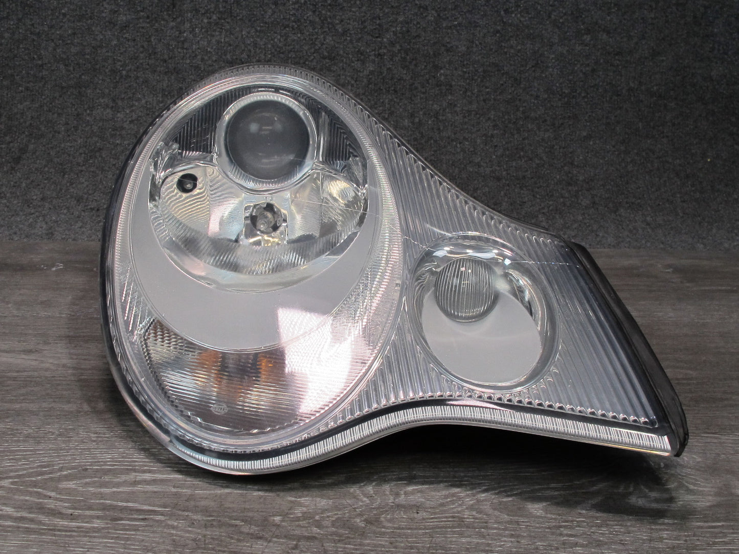 2002-2005 Porsche 911 996 Front Right Passenger Side Halogen Headlight Lamp