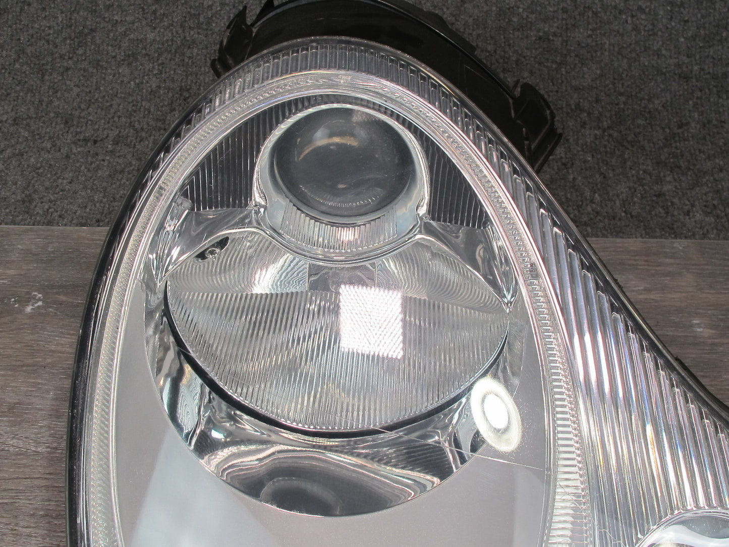 2002-2005 Porsche 911 996 Front Right Passenger Side Halogen Headlight Lamp