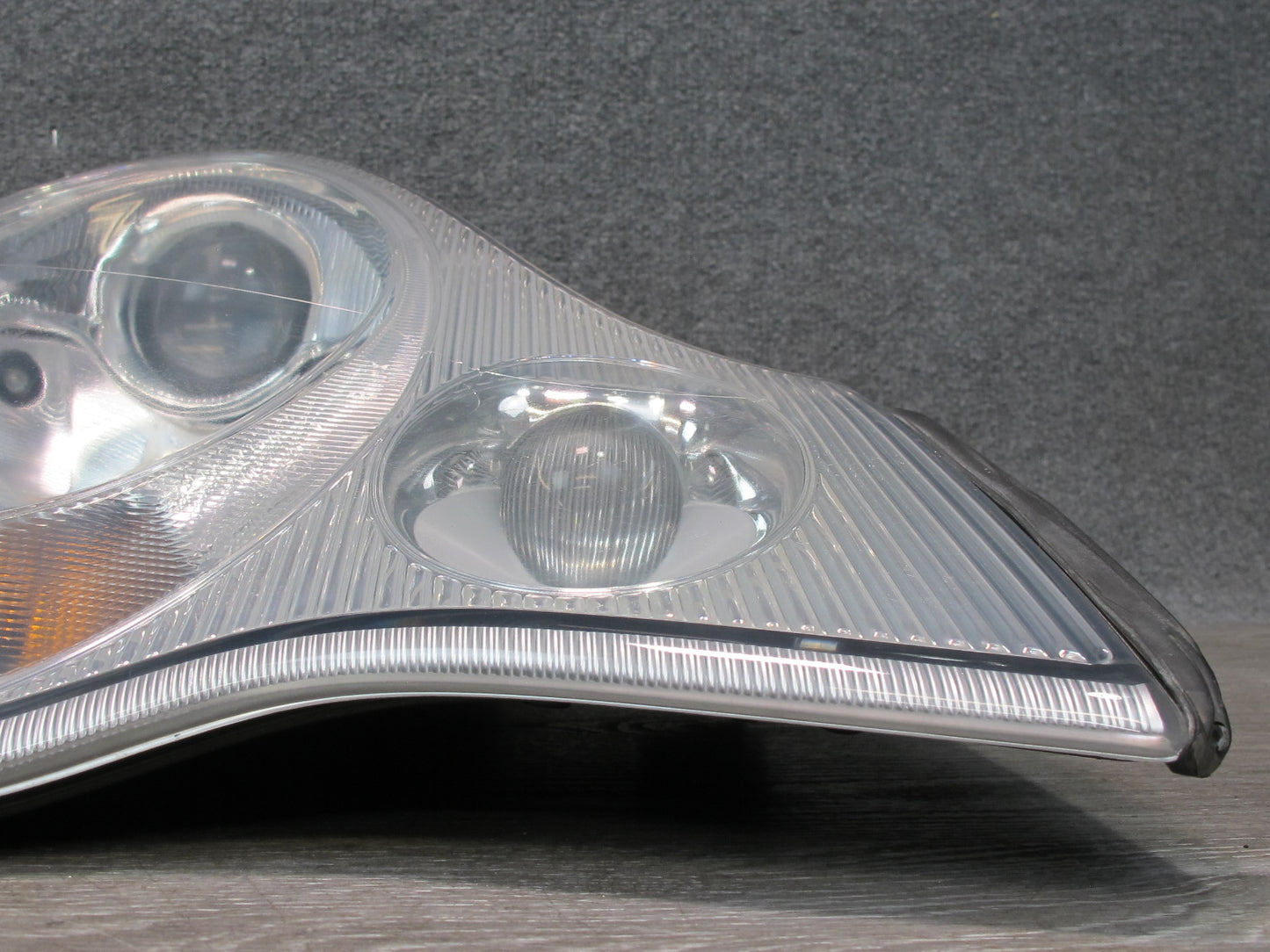 2002-2005 Porsche 911 996 Front Right Passenger Side Halogen Headlight Lamp
