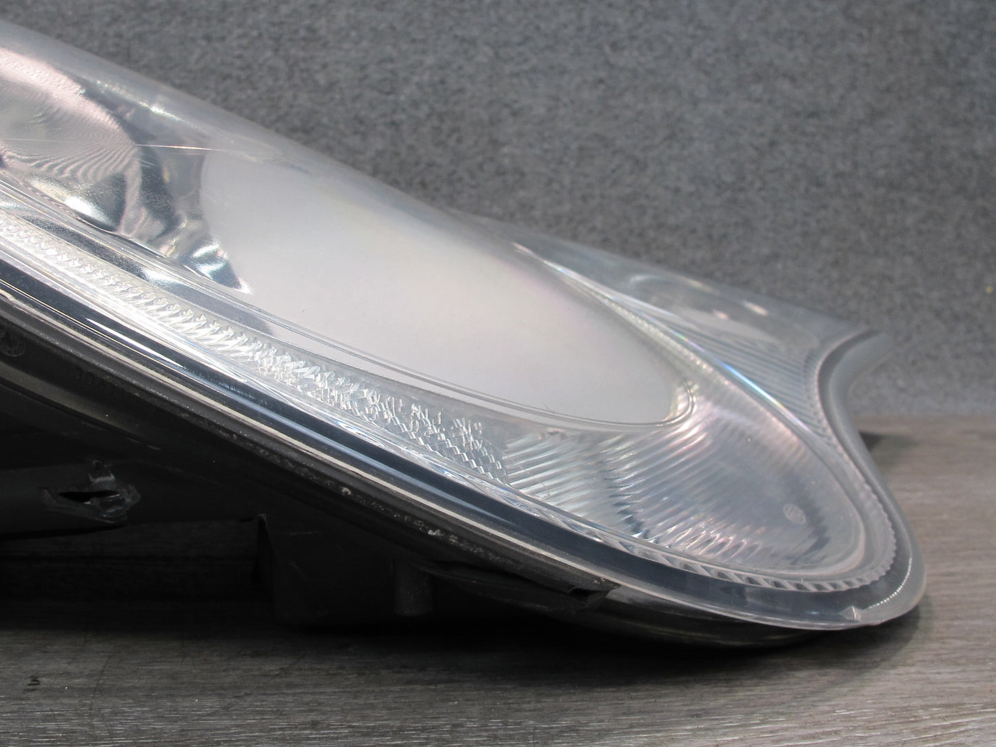 2002-2005 Porsche 911 996 Front Right Passenger Side Halogen Headlight Lamp