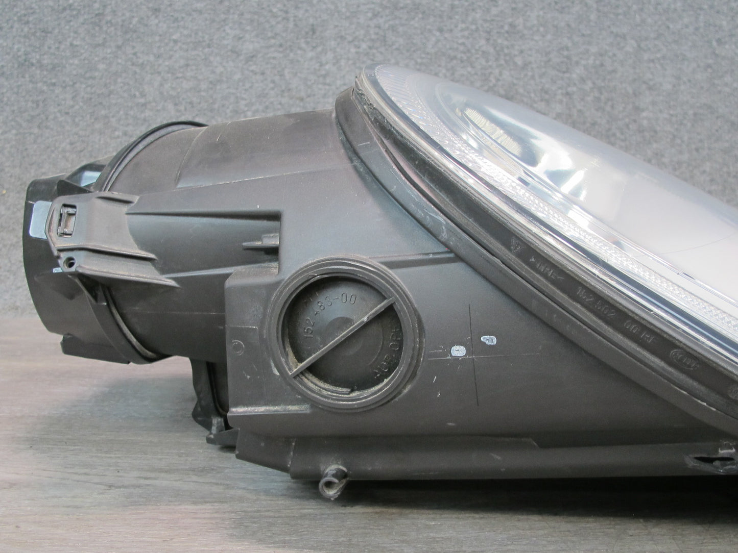 2002-2005 Porsche 911 996 Front Right Passenger Side Halogen Headlight Lamp