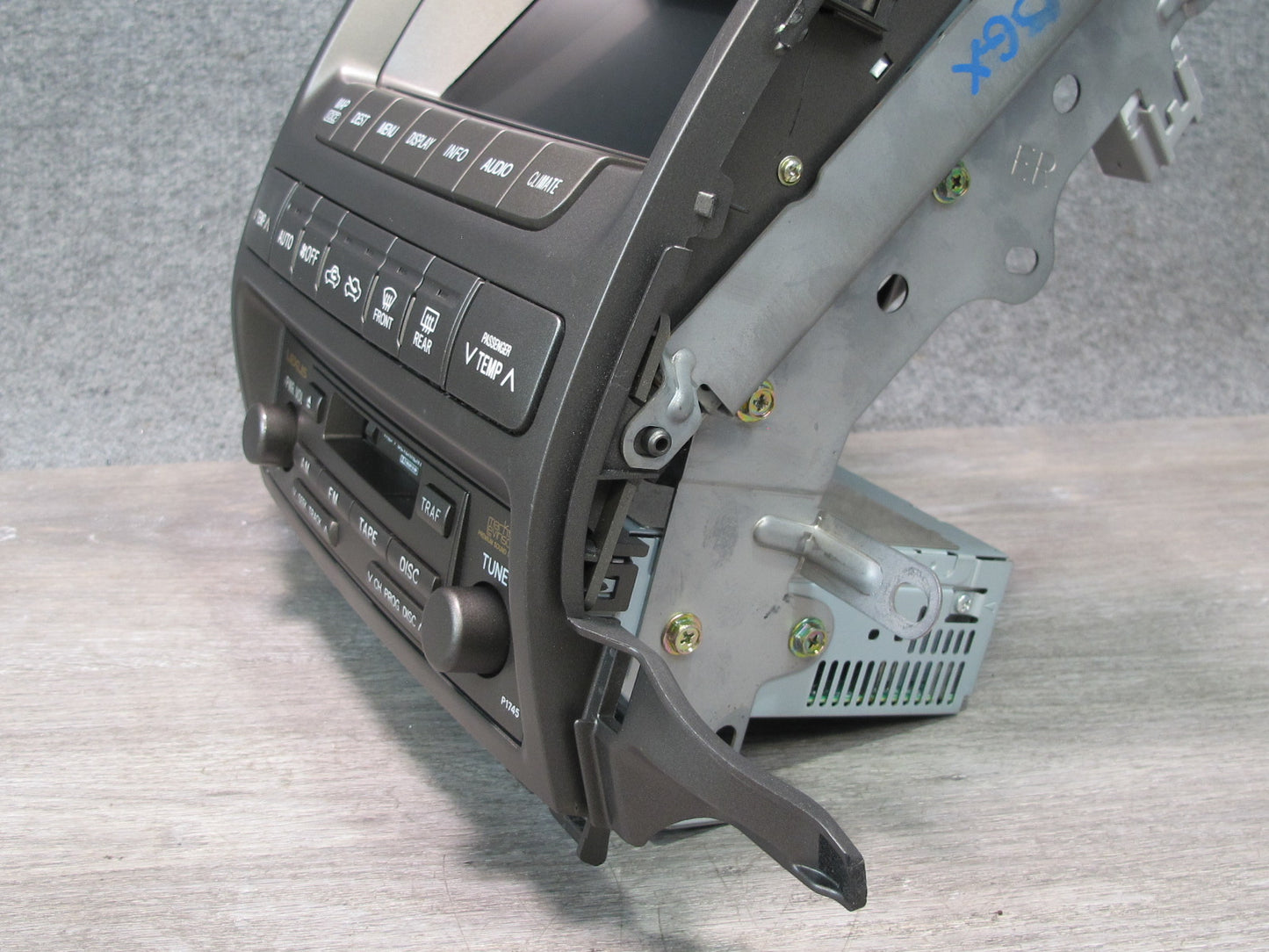 2003-2005 Lexus UZJ120L GX470 Navigation Display Climate Switch Cassette Player
