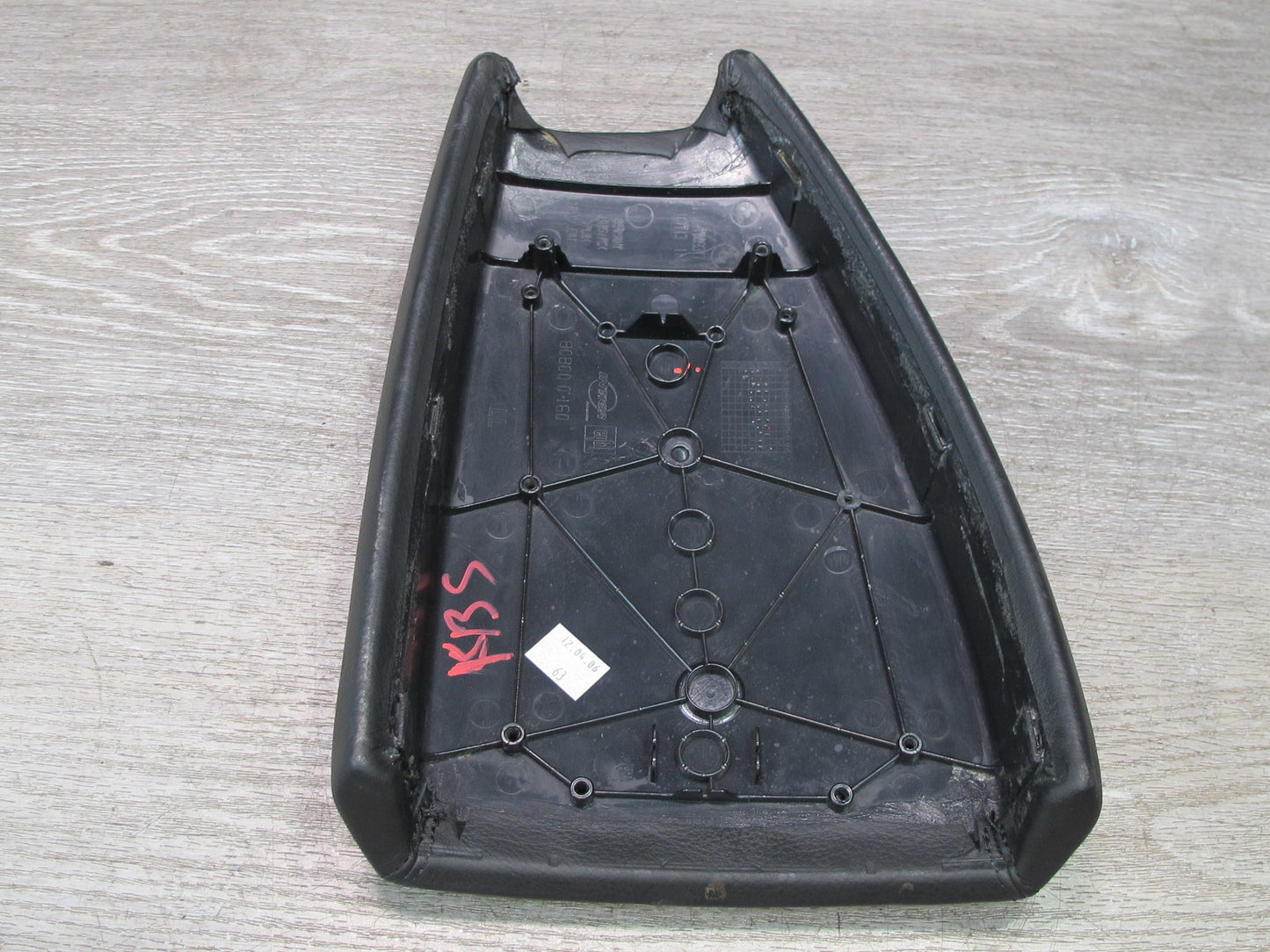 2006-2010 BMW E63 E64 Center Console Front Armrest Leather Pad Cover 7009317