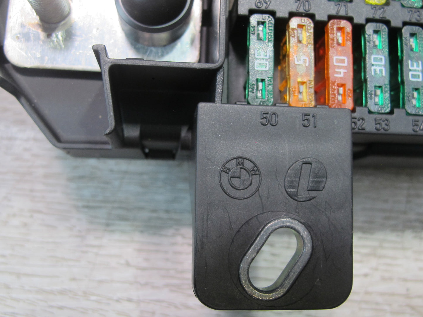 2006-2010 BMW E63 E64 Rear Trunk Fuse Relay Box Module 6906618
