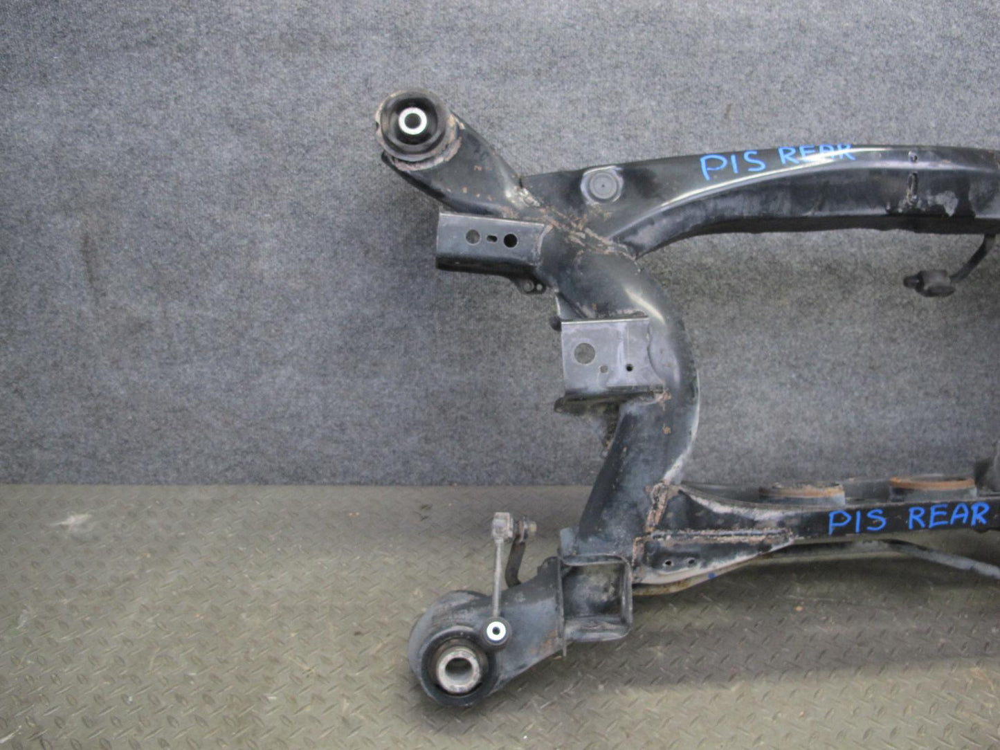 01-05 Lexus JCE10L IS300 Rear Suspension Crossmember Sub Frame Subframe 109K OEM