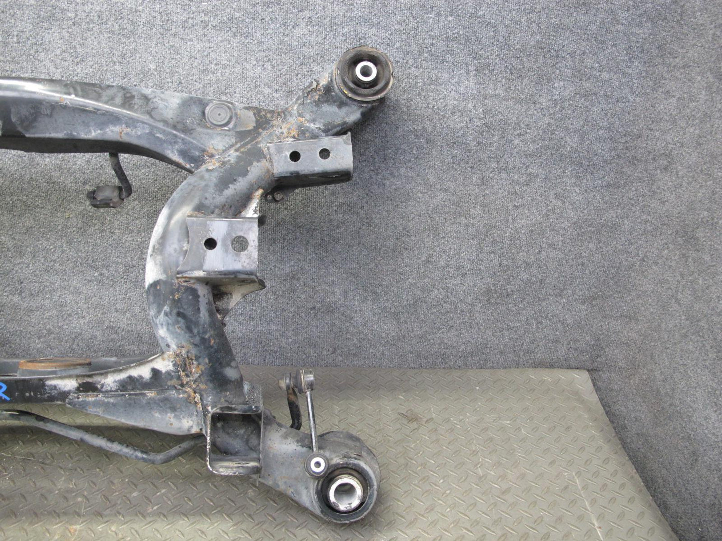 01-05 Lexus JCE10L IS300 Rear Suspension Crossmember Sub Frame Subframe 109K OEM
