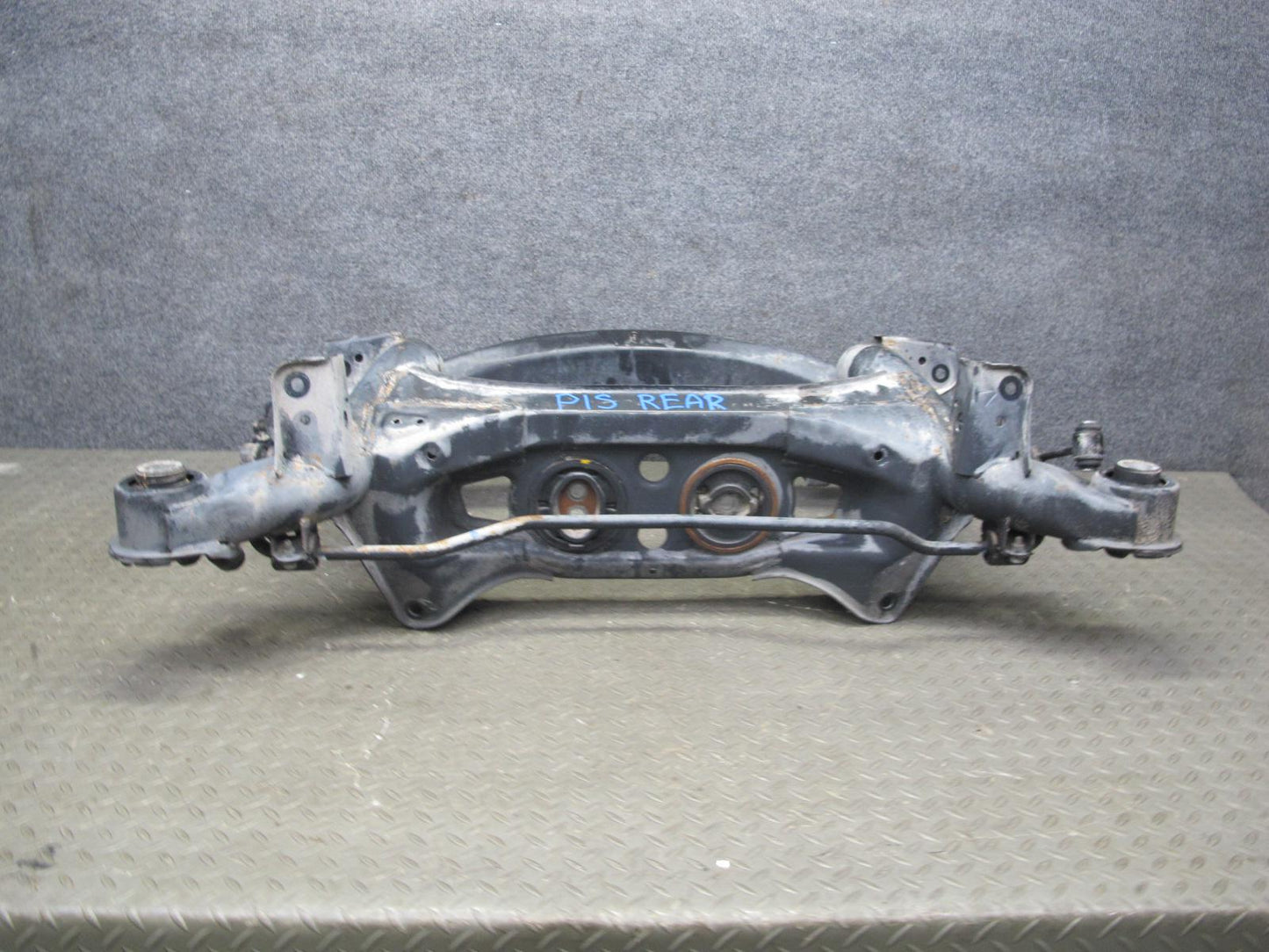 01-05 Lexus JCE10L IS300 Rear Suspension Crossmember Sub Frame Subframe 109K OEM