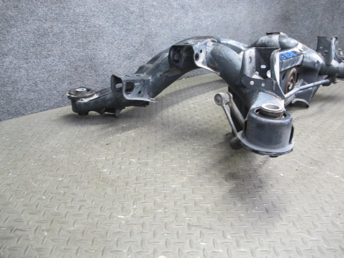01-05 Lexus JCE10L IS300 Rear Suspension Crossmember Sub Frame Subframe 109K OEM