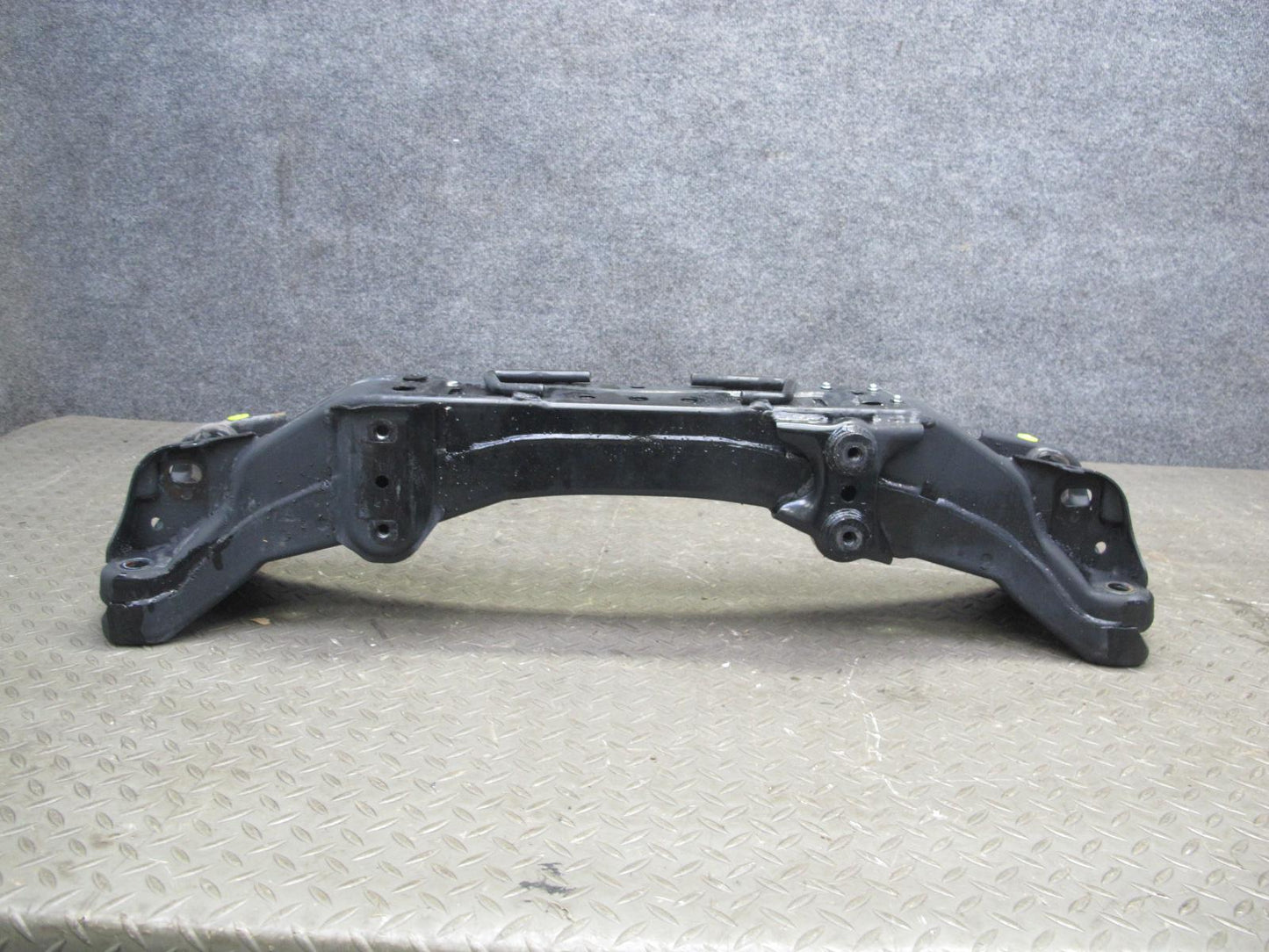 01-05 Lexus JCE10L IS300 Front Suspension Crossmember Sub Frame Subframe OEM