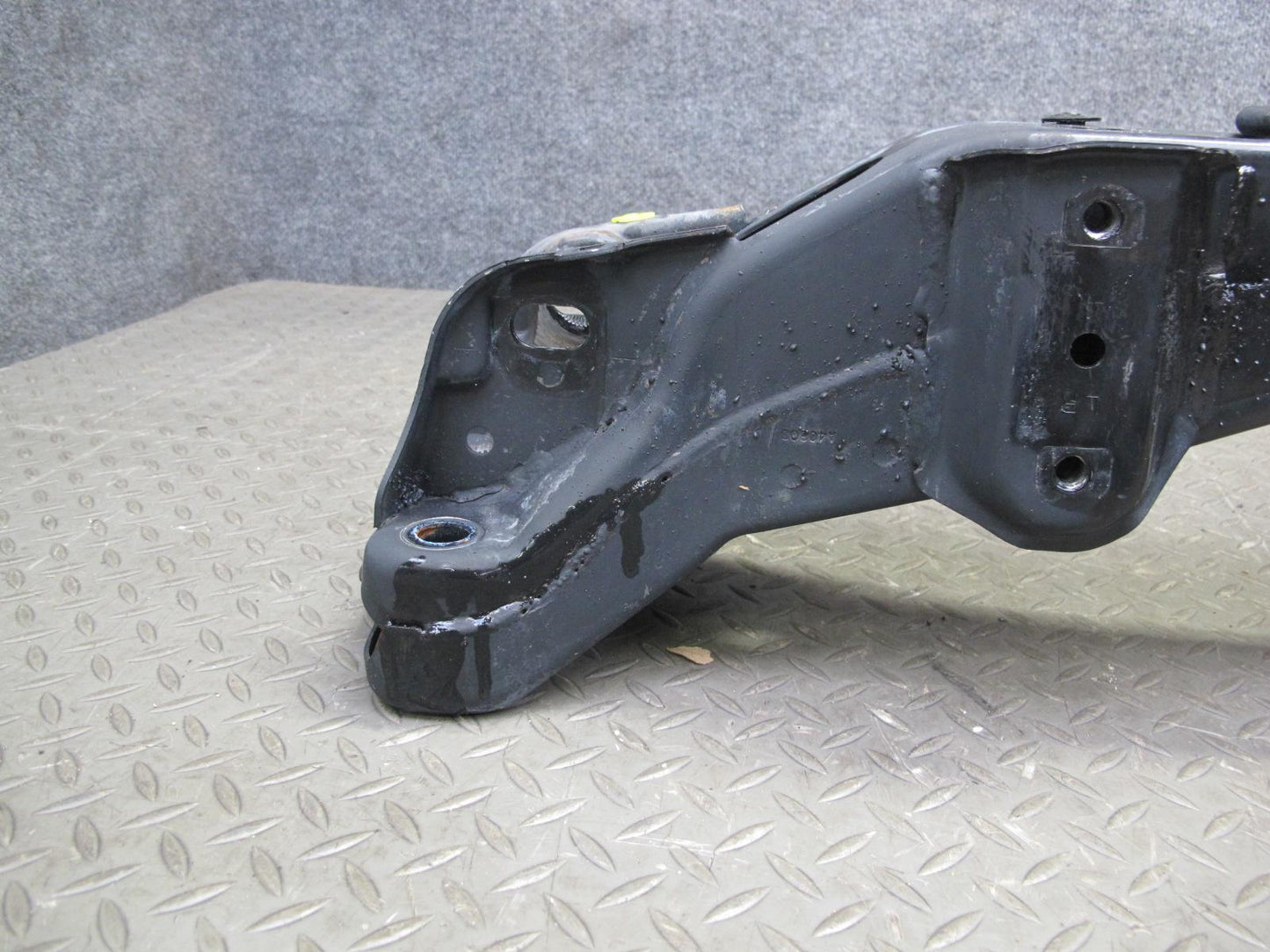 01-05 Lexus JCE10L IS300 Front Suspension Crossmember Sub Frame Subframe OEM