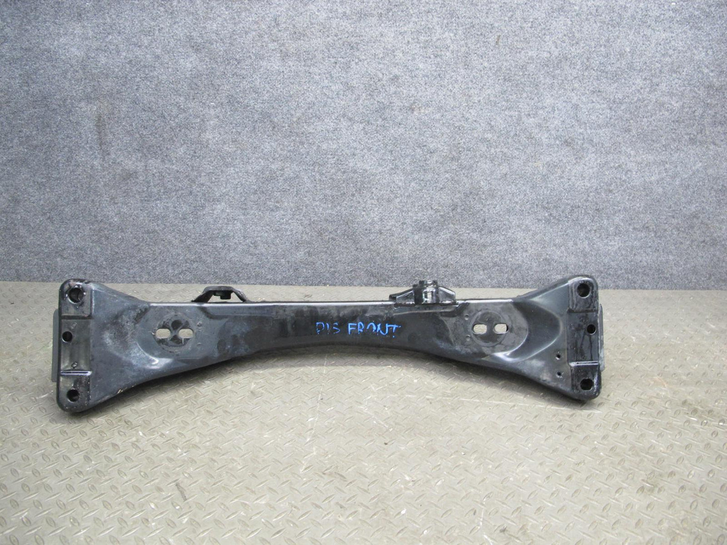 01-05 Lexus JCE10L IS300 Front Suspension Crossmember Sub Frame Subframe OEM