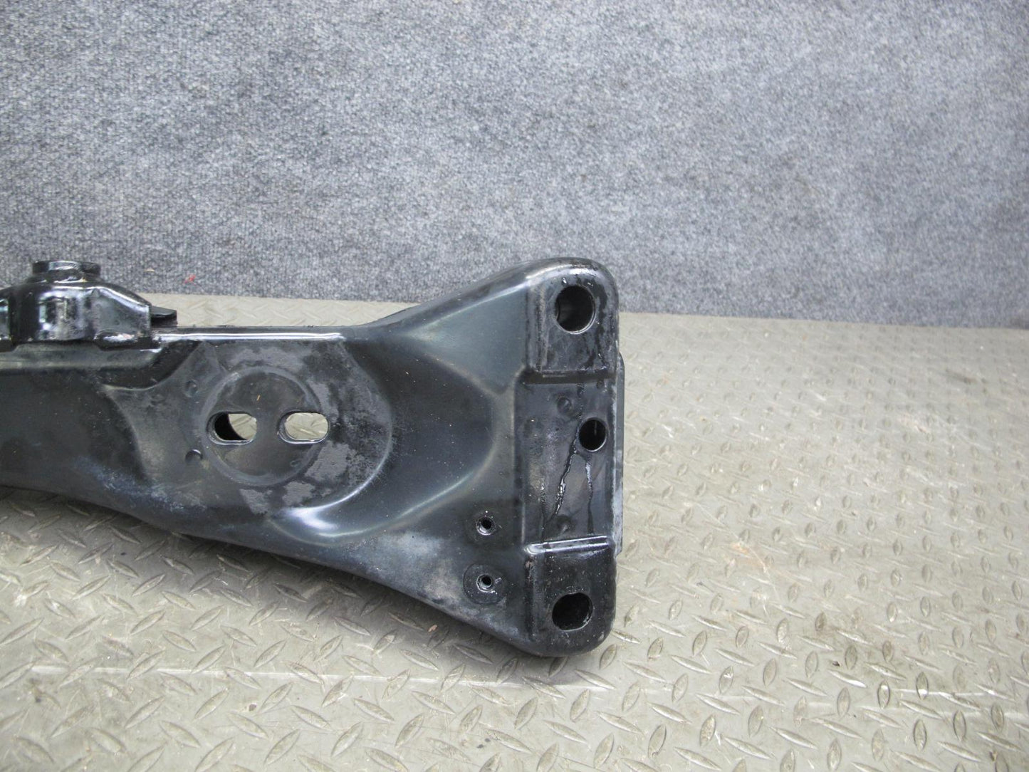 01-05 Lexus JCE10L IS300 Front Suspension Crossmember Sub Frame Subframe OEM