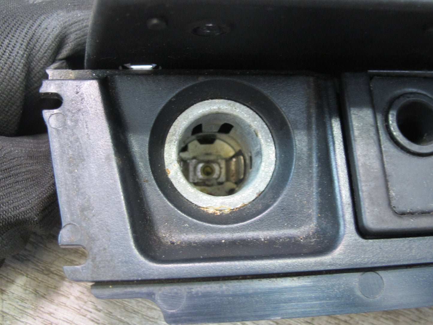 2006-2010 BMW E63 E64 Front Center Console Ashtray Lighter Outlet