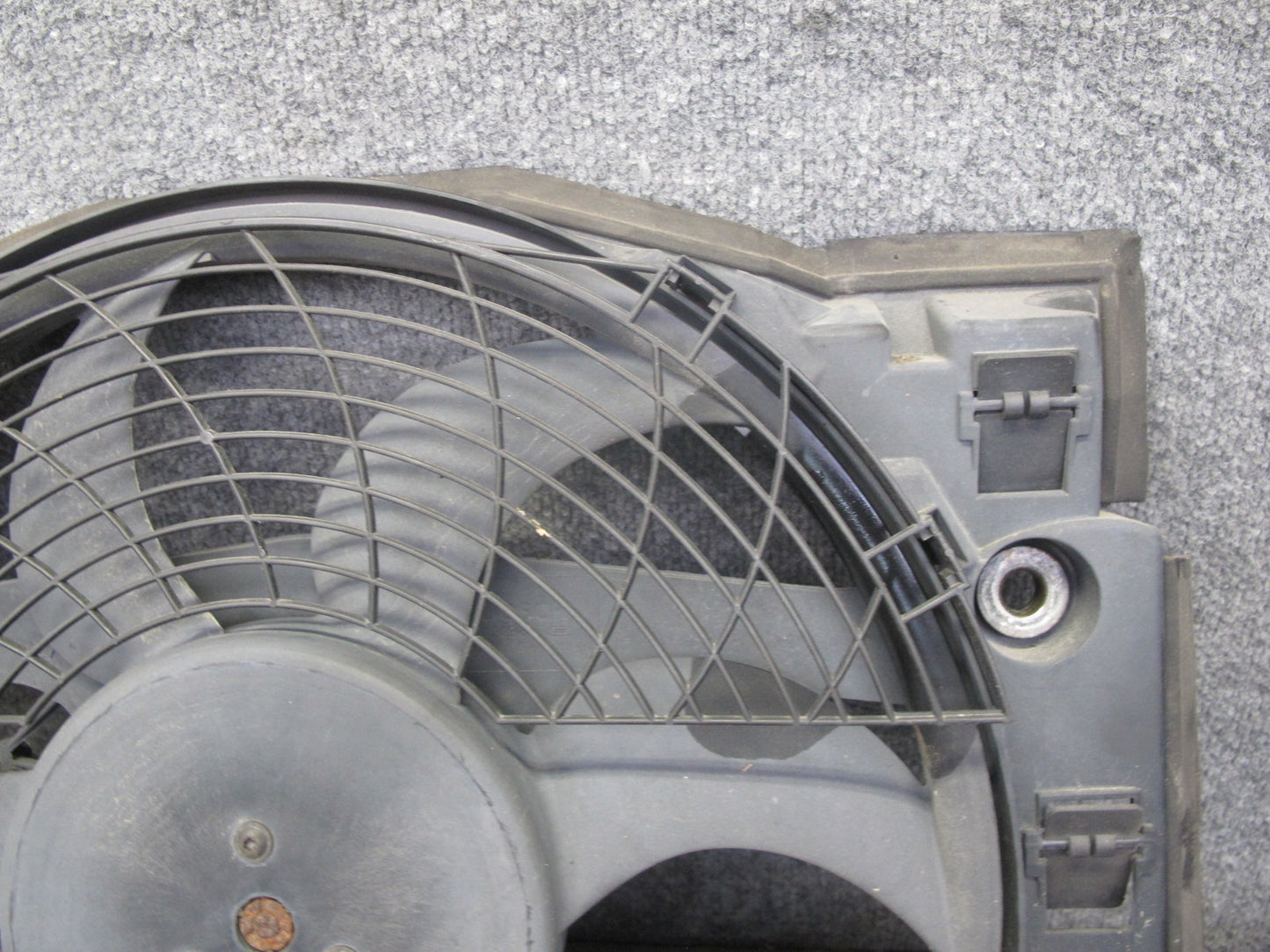 01-06 BMW E46 M54 Engine Cooling Fan Motor Shroud OEM