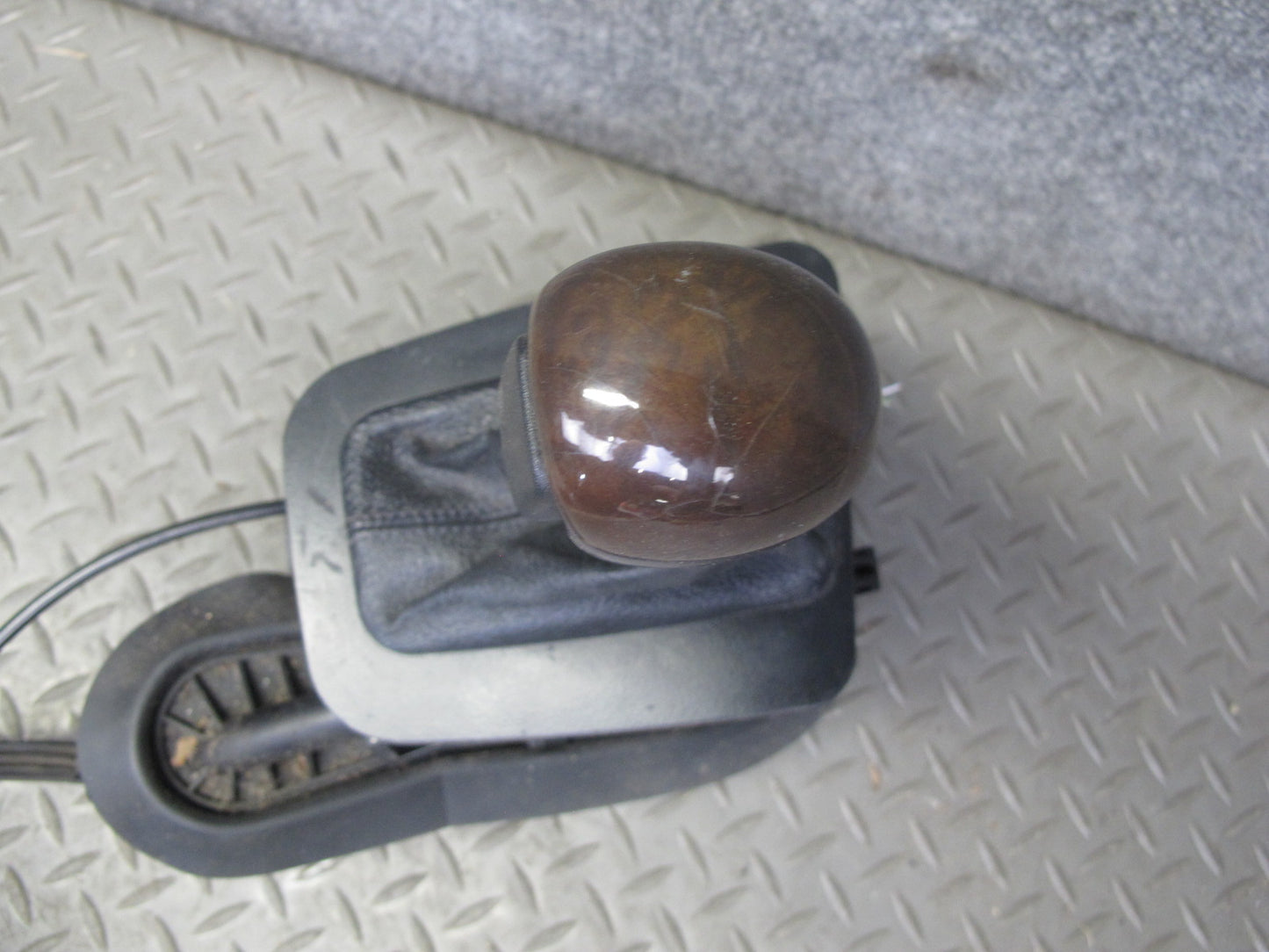 01-06 BMW E46 3-SERIES A/T Automatic Transmission Shifter w Cable 7515261 OEM