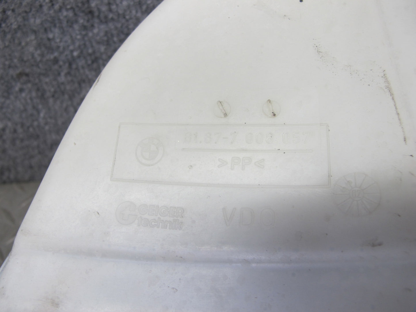 01-06 BMW E46 3-SERIES Windshield Washer Fluid Reservoir Tank w Pump 7008057 OEM