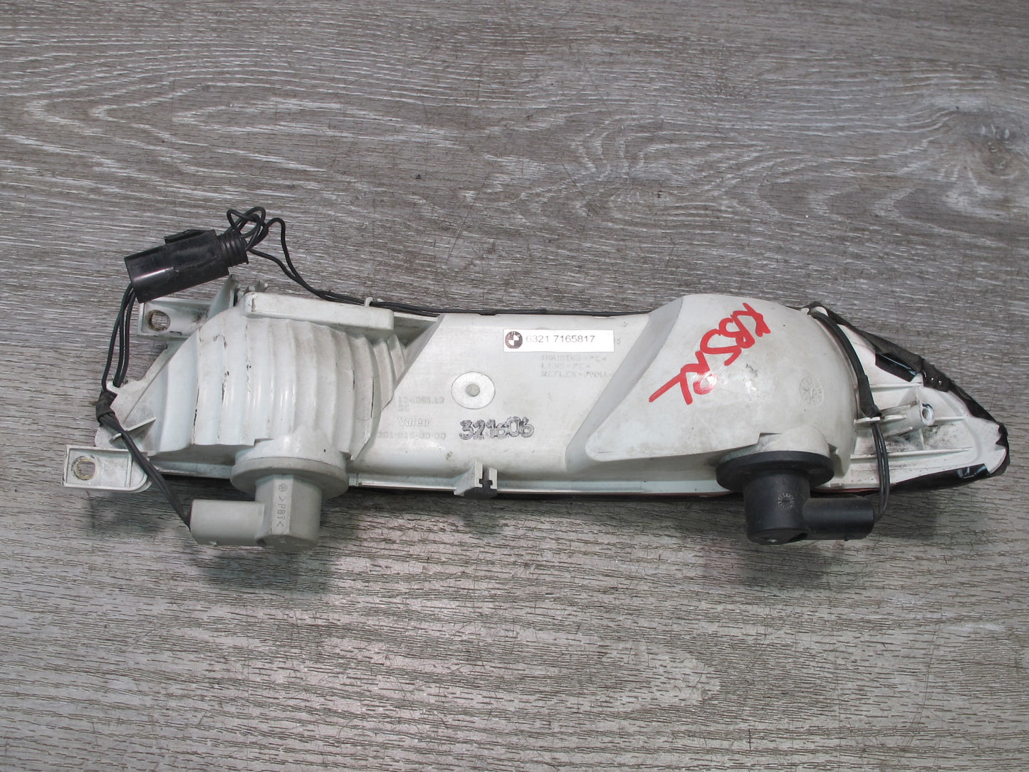 2006-2010 BMW E63 E64 M6 Rear Bumper Left Reverse Brake Light Lamp 7165817