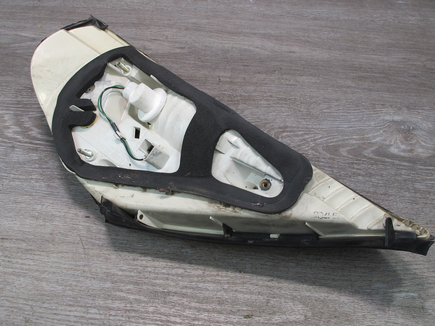 2006-2007 BMW E63 E64 M6 Rear Left Tail Light Lamp 7170975