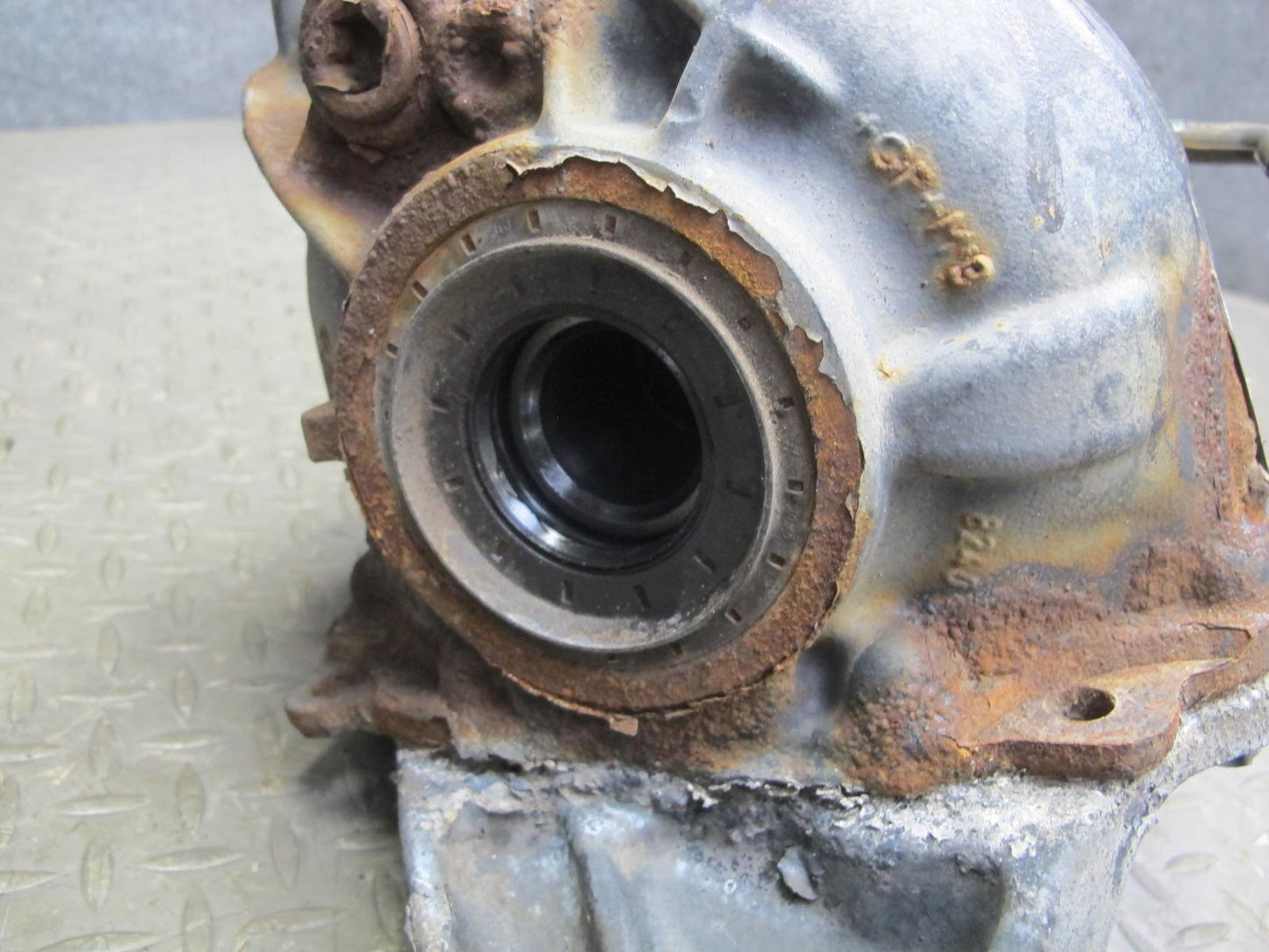 12-18 Mercedes W166 GLE350 ML350 AWD Rear Differential Carrier 3.67 Ratio OEM