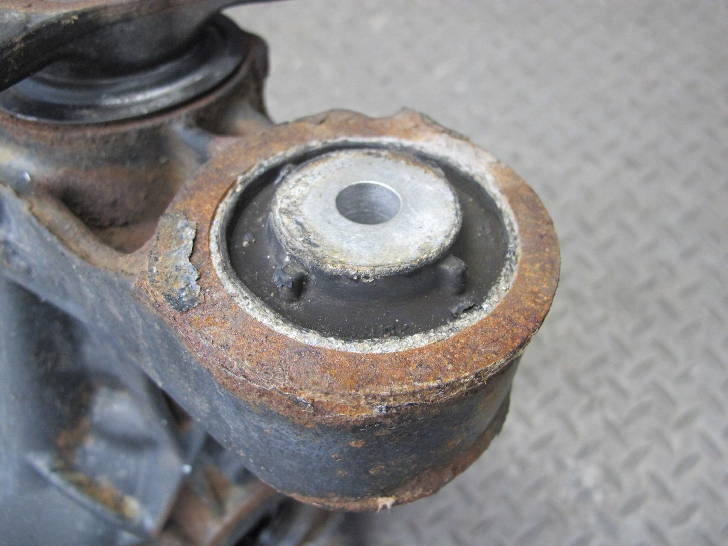 12-18 Mercedes W166 GLE350 ML350 AWD Rear Differential Carrier 3.67 Ratio OEM