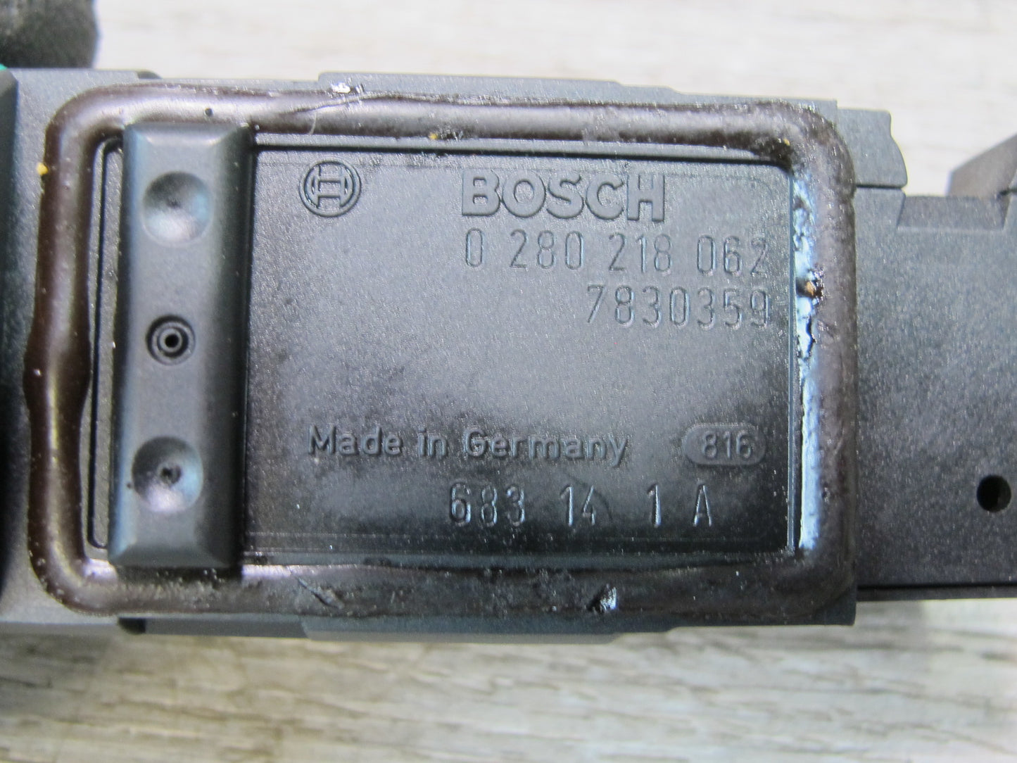 2006-2010 BMW E63 E64 M6 Mass Air Flow Meter MAF Sensor 7830359