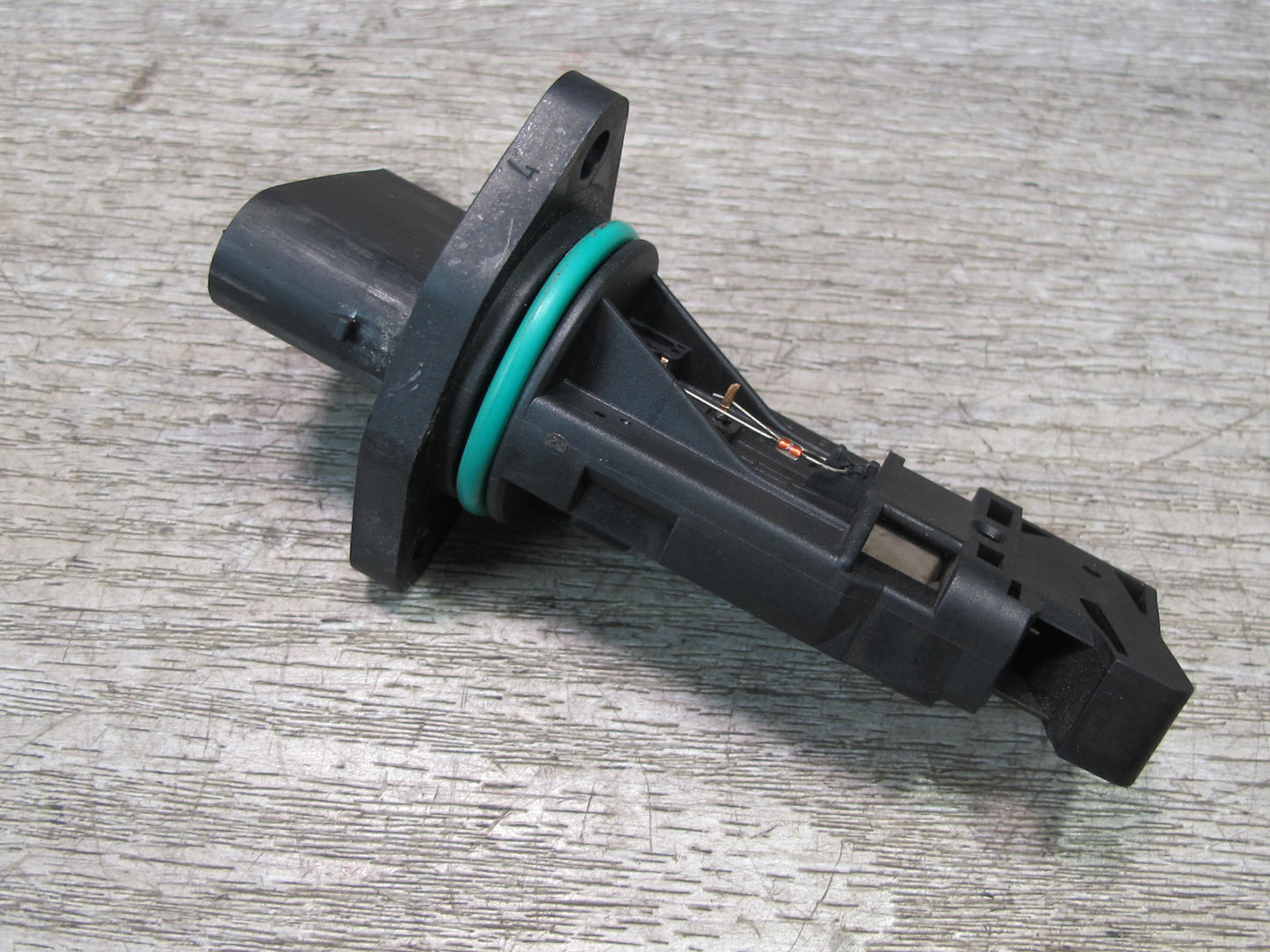 2006-2010 BMW E63 E64 M6 Mass Air Flow Meter MAF Sensor 7830359