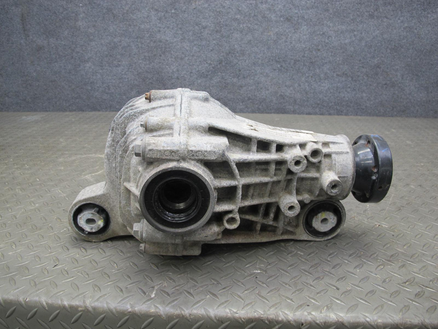 12-18 Mercedes W166 GLE350 ML350 AWD Front Differential Carrier 3.70 Ratio OEM