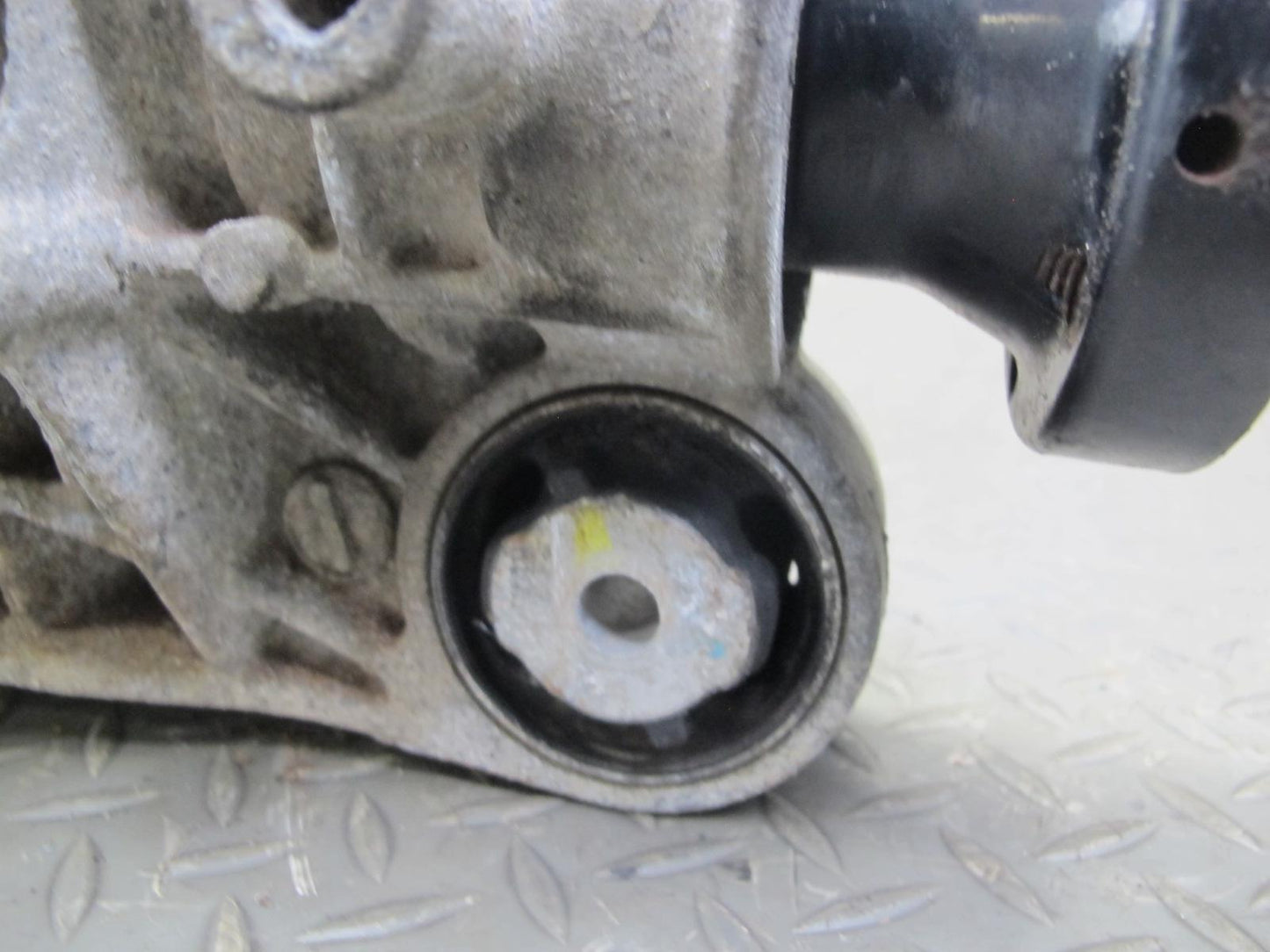12-18 Mercedes W166 GLE350 ML350 AWD Front Differential Carrier 3.70 Ratio OEM