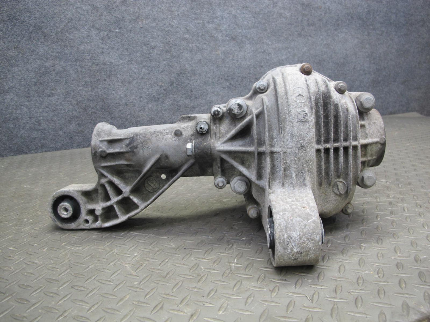 12-18 Mercedes W166 GLE350 ML350 AWD Front Differential Carrier 3.70 Ratio OEM