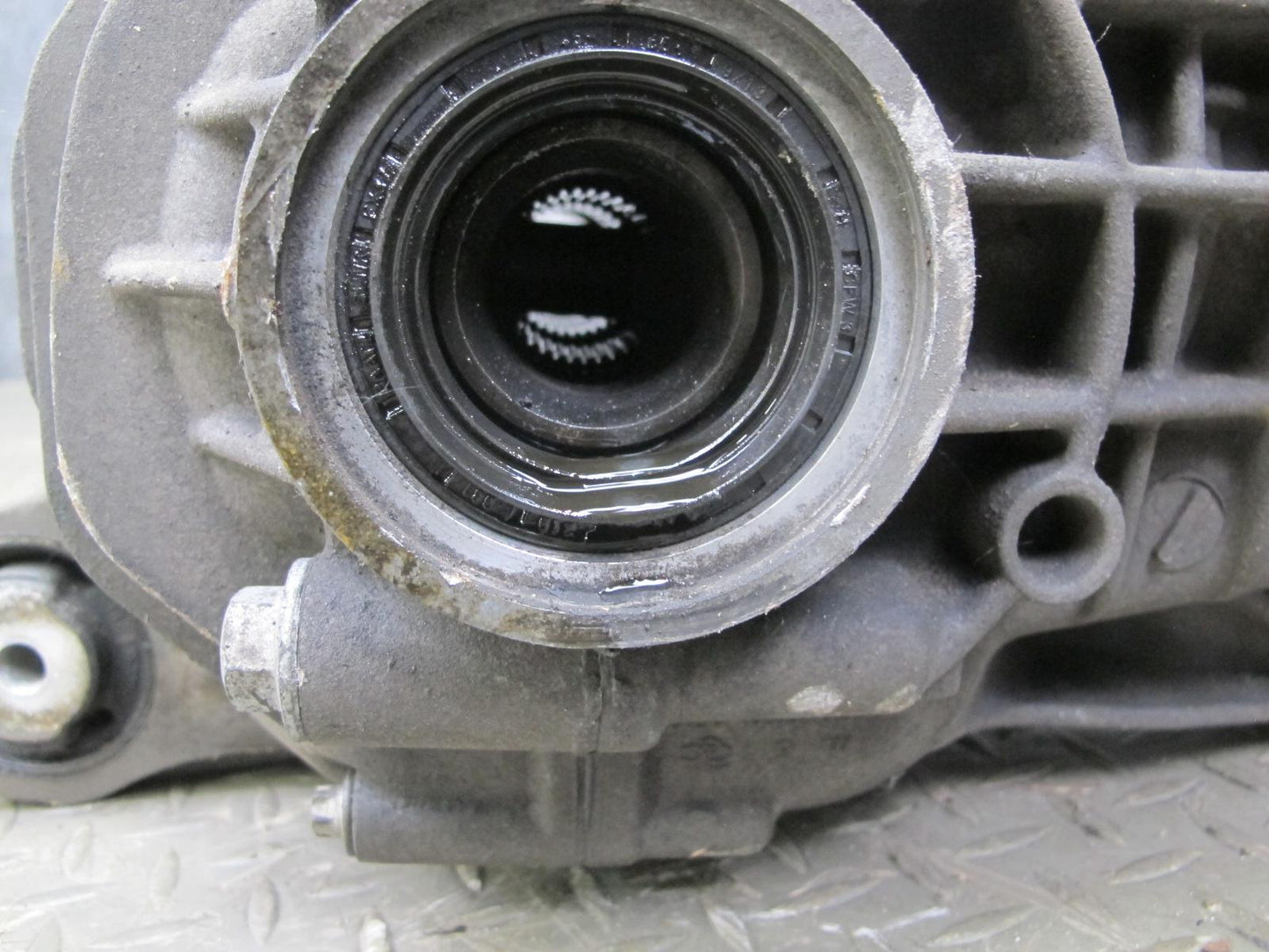 07-11 Mercedes W164 ML63 AMG AWD Front Differential Carrier 3.45 Ratio OEM