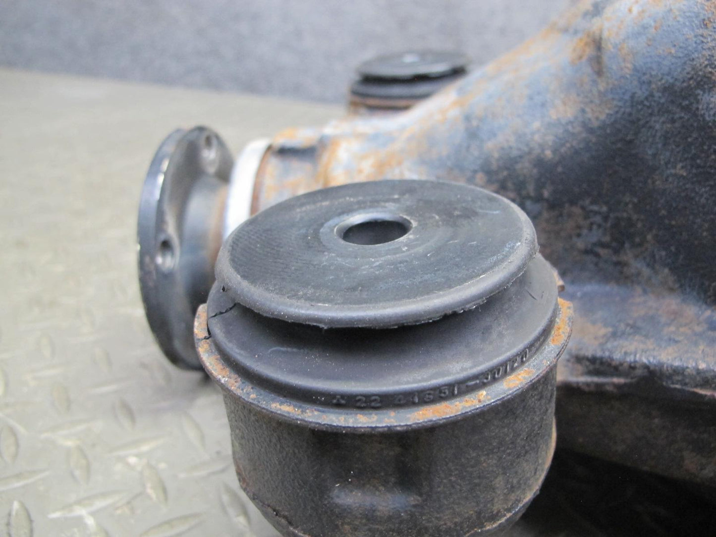 2005 Lexus IS300 RWD M96 A/T Rear Differential Carrier Open 3.91 Ratio 109K OEM