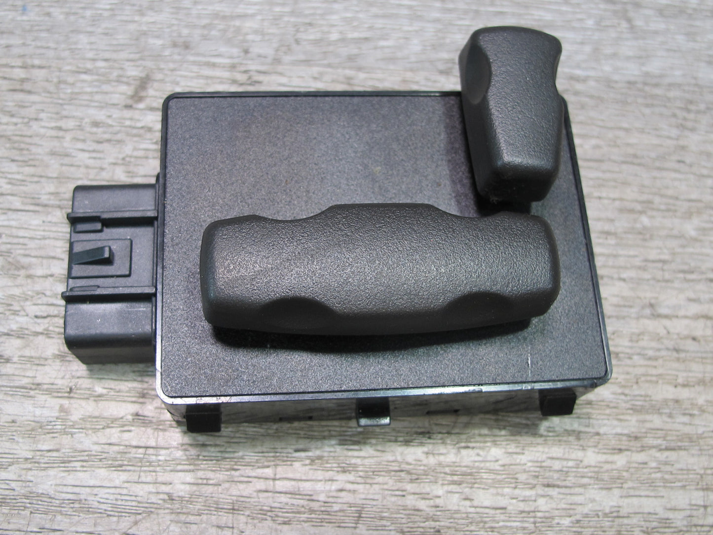 2004-2009 Cadillac XLR Front Left Side Door Adjust Seat Memory Lumbar Switch