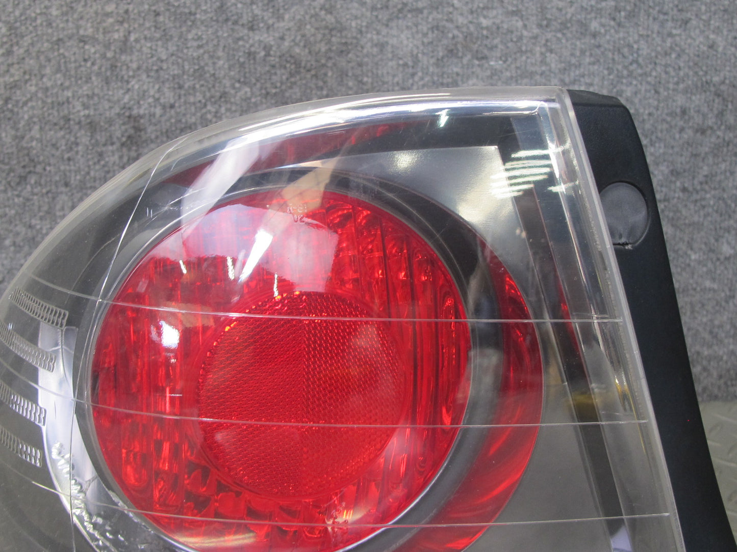 04-05 Lexus JCE10L IS300 Sedan Rear Left Driver Side Outer Tail Light Lamp OEM