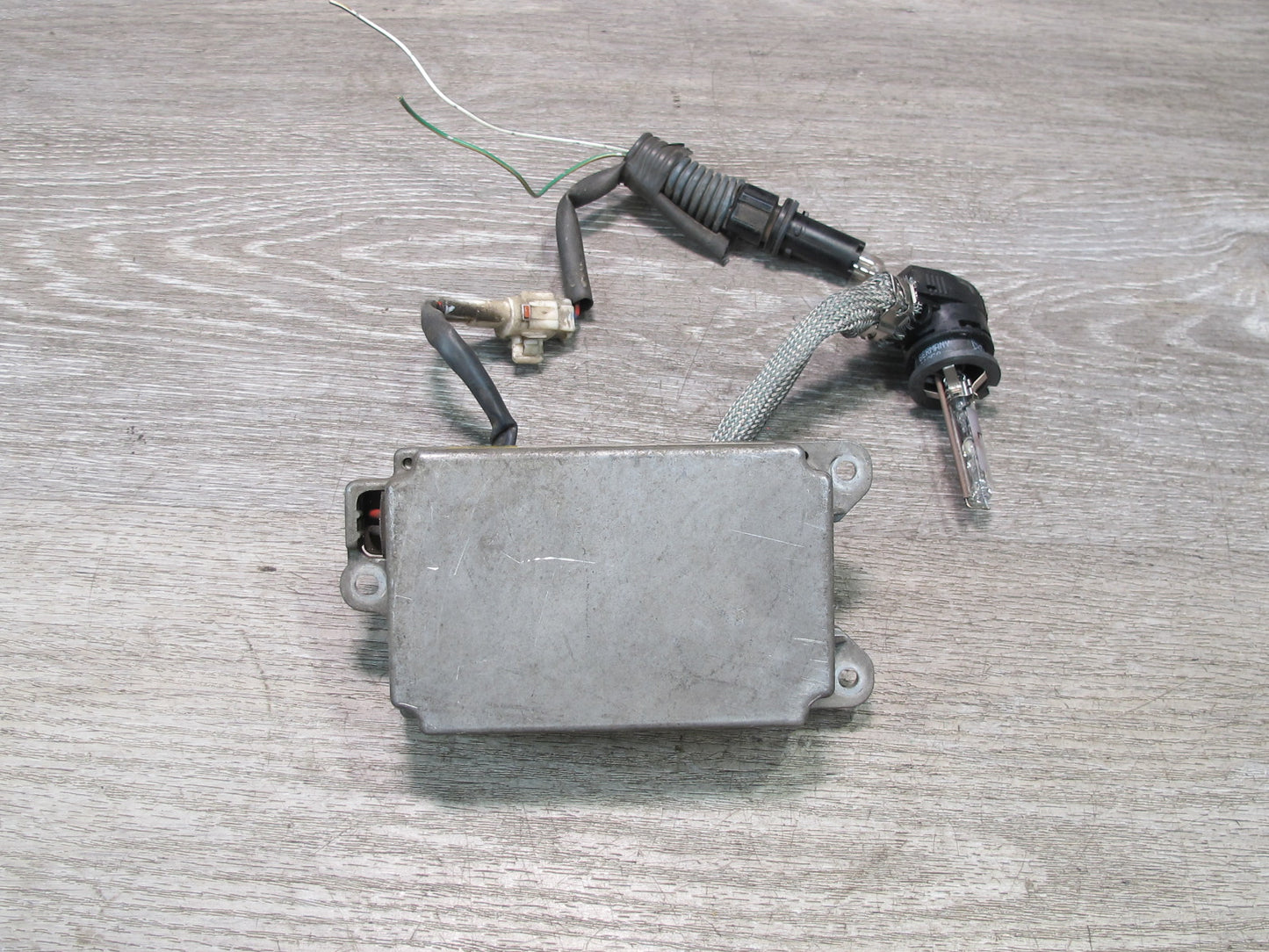 98-00 Lexus LS400 Left Xenon Headlight Module w Adjuster & Bulb Cover Set OEM