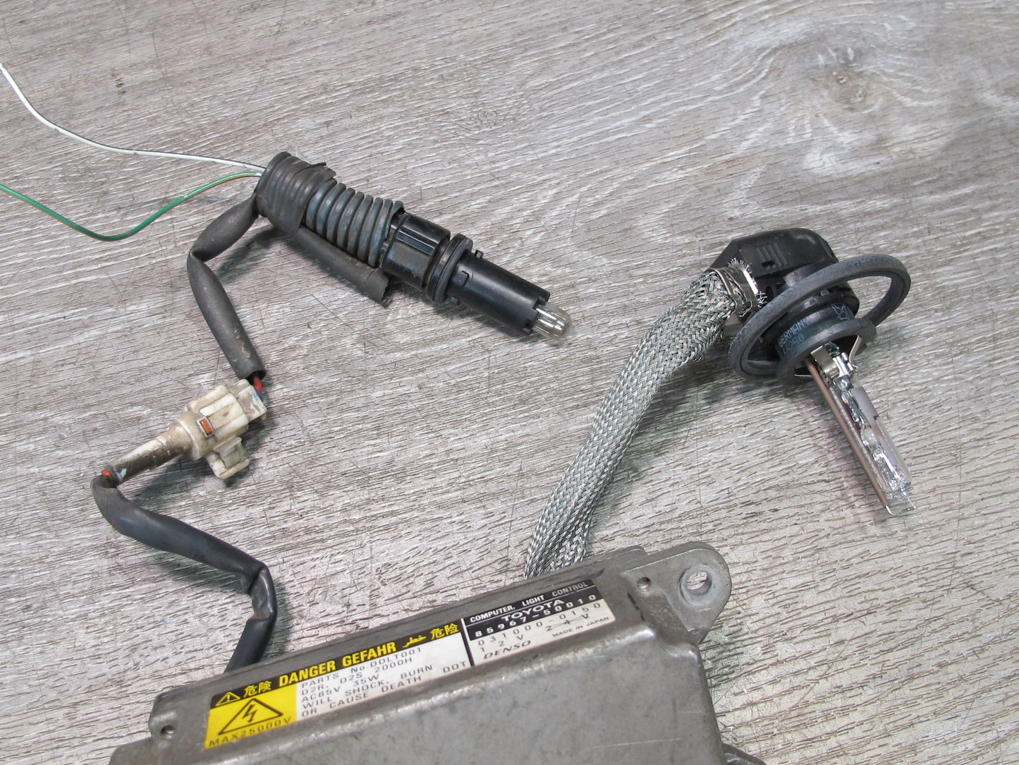 98-00 Lexus LS400 Left Xenon Headlight Module w Adjuster & Bulb Cover Set OEM