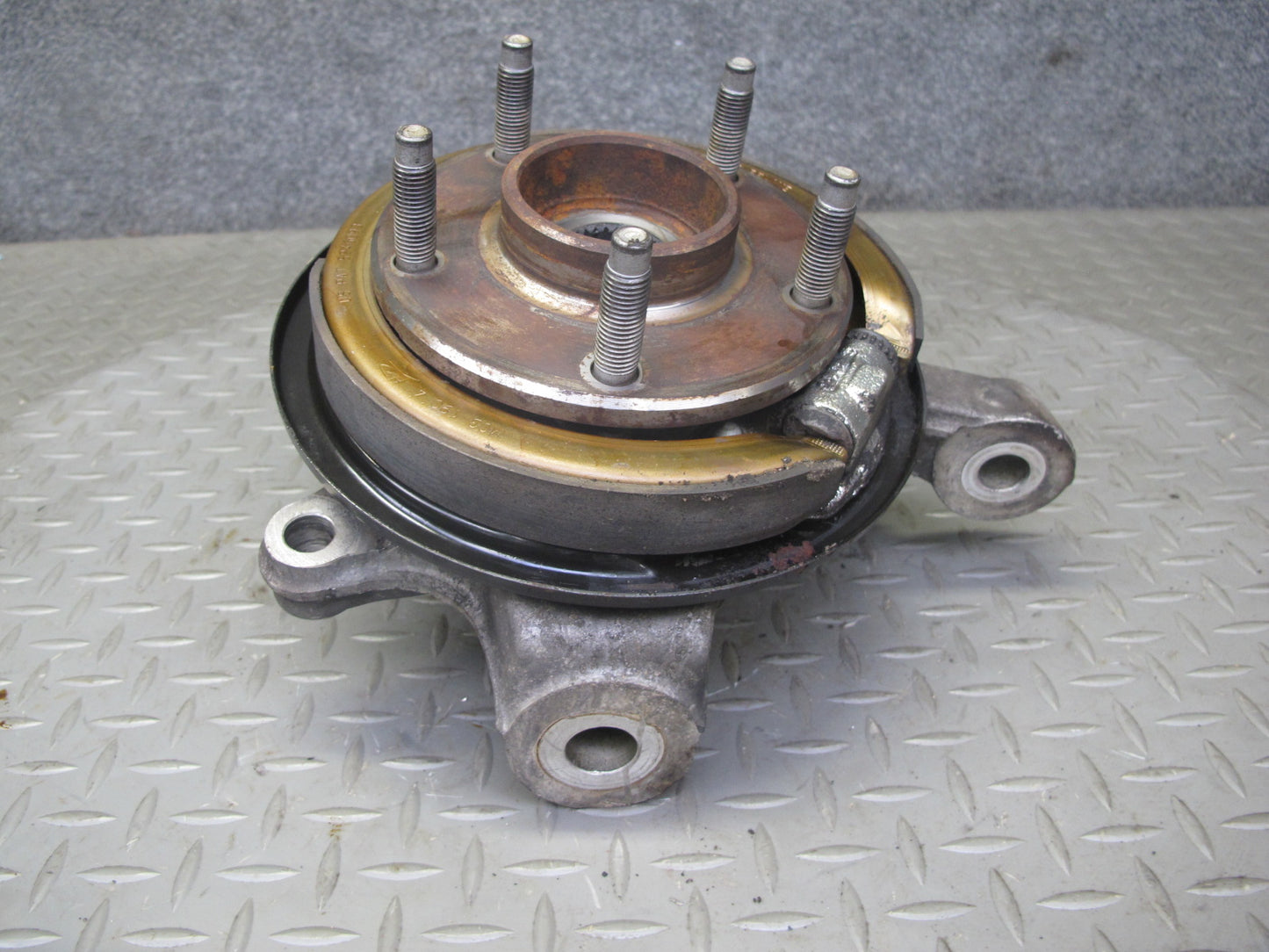 05-08 Chevrolet Corvette C6 Rear Left Spindle Knuckle Wheel Hub Bearing OEM