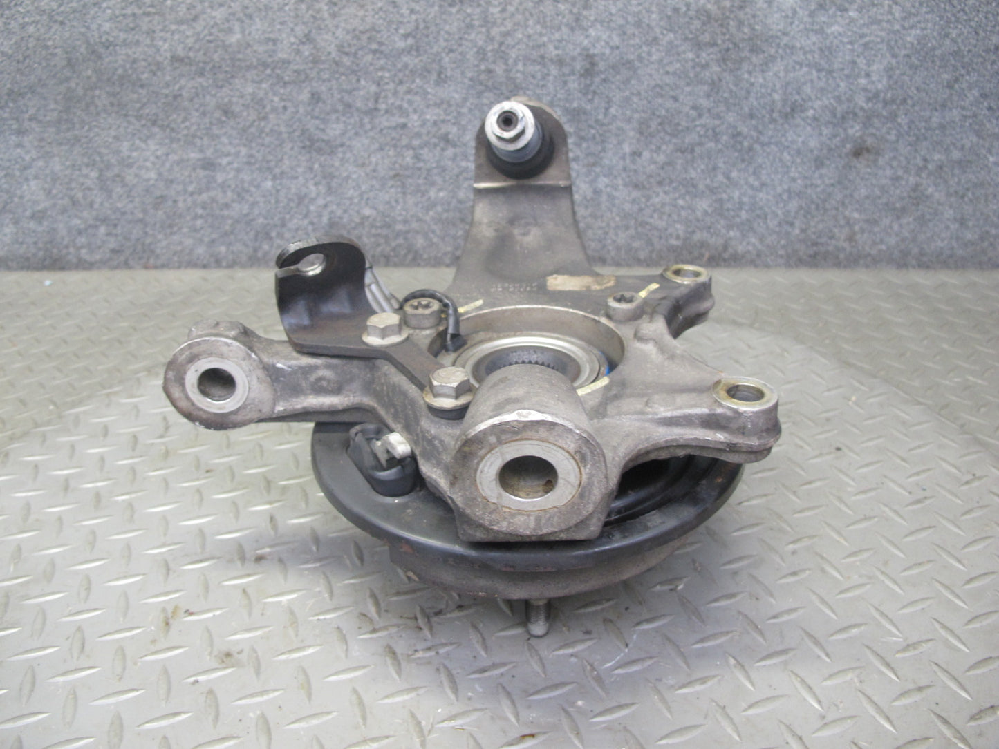 05-08 Chevrolet Corvette C6 Rear Left Spindle Knuckle Wheel Hub Bearing OEM