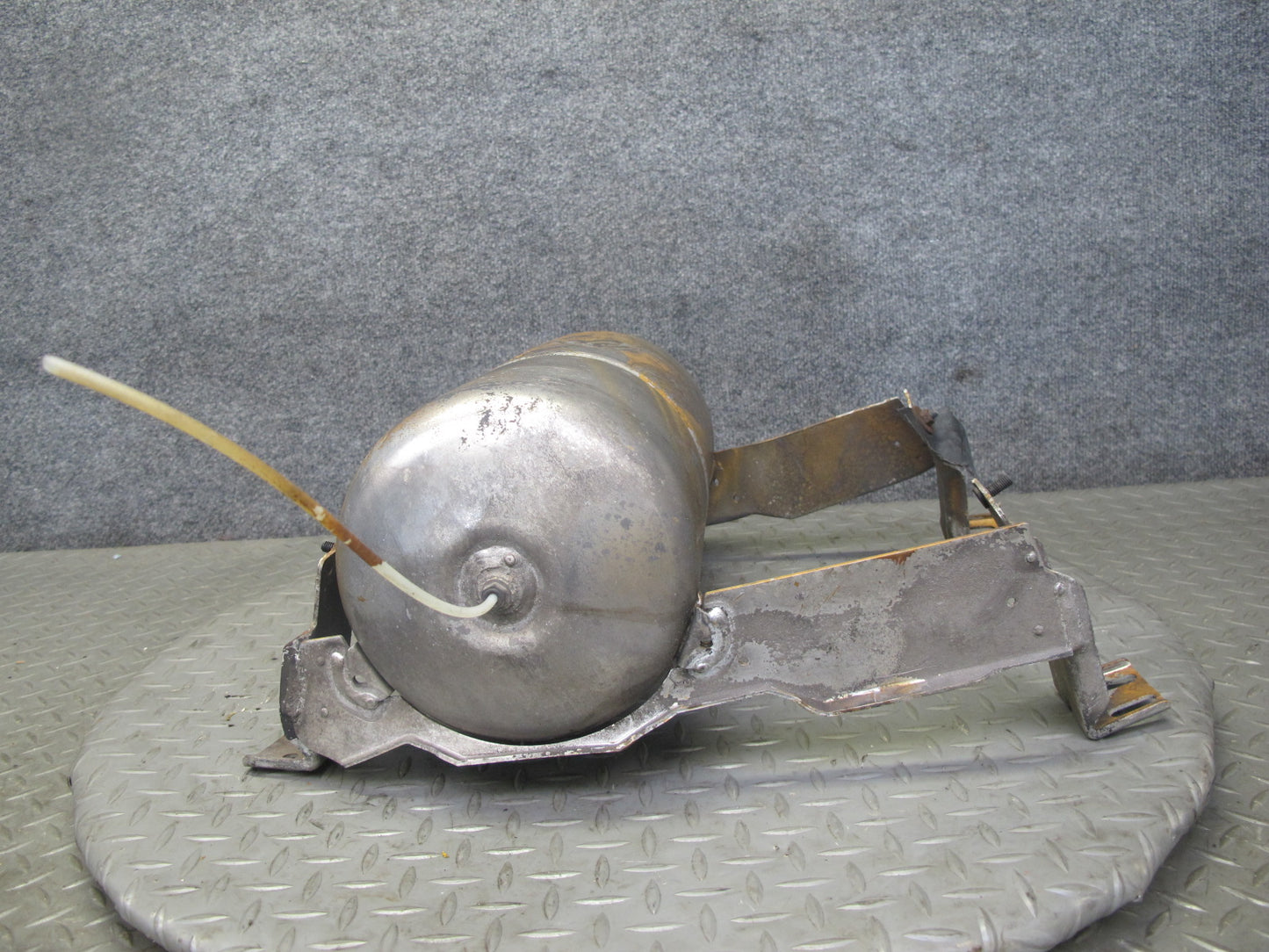 07-11 Mercedes W164 ML550 ML63 AMG Air Suspension Tank Reservoir 1643200015 OEM