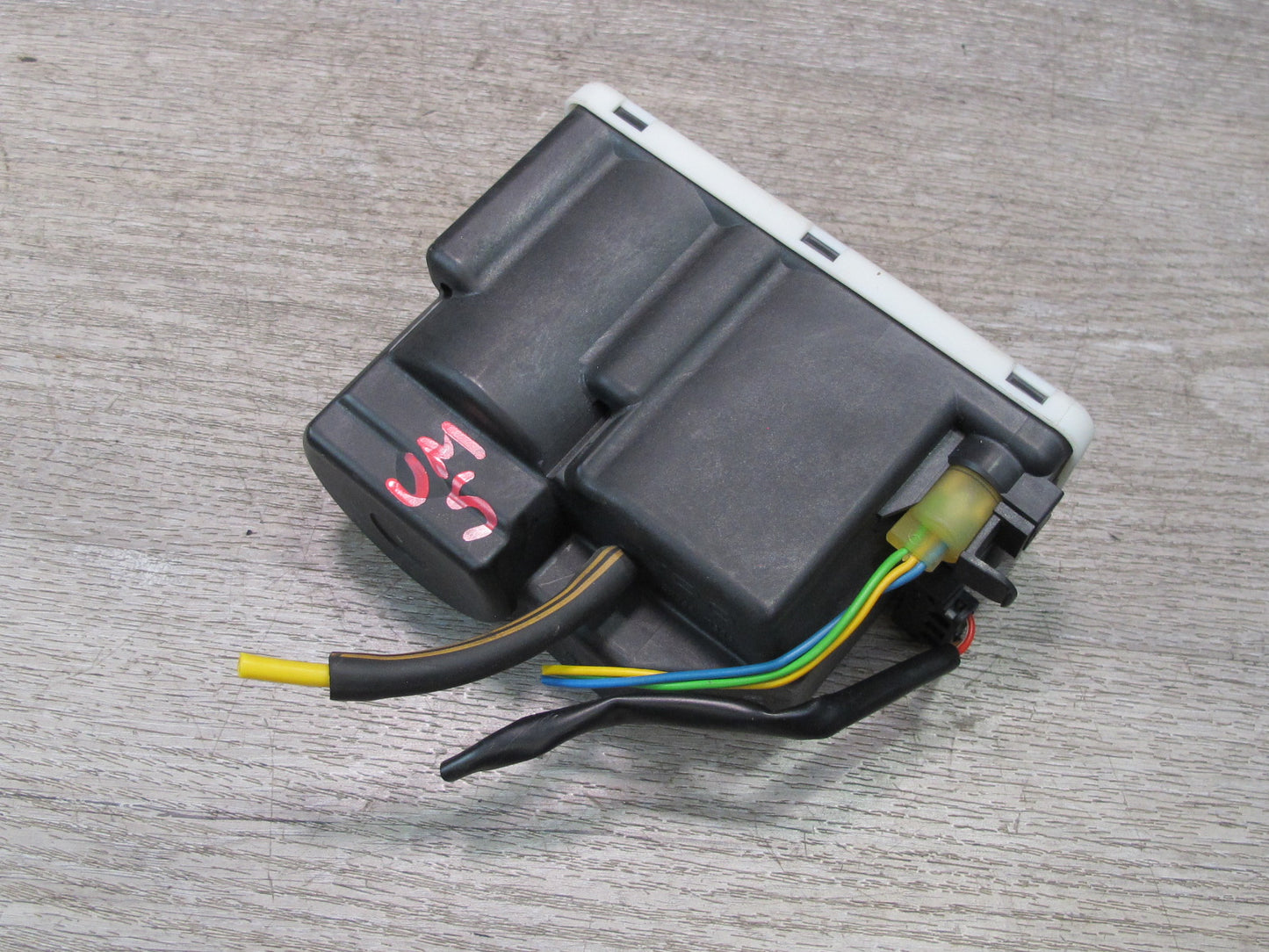 86-91 Mercedes W126 S-class Sedan Door Locking Vacuum Power Pump w Foam OEM