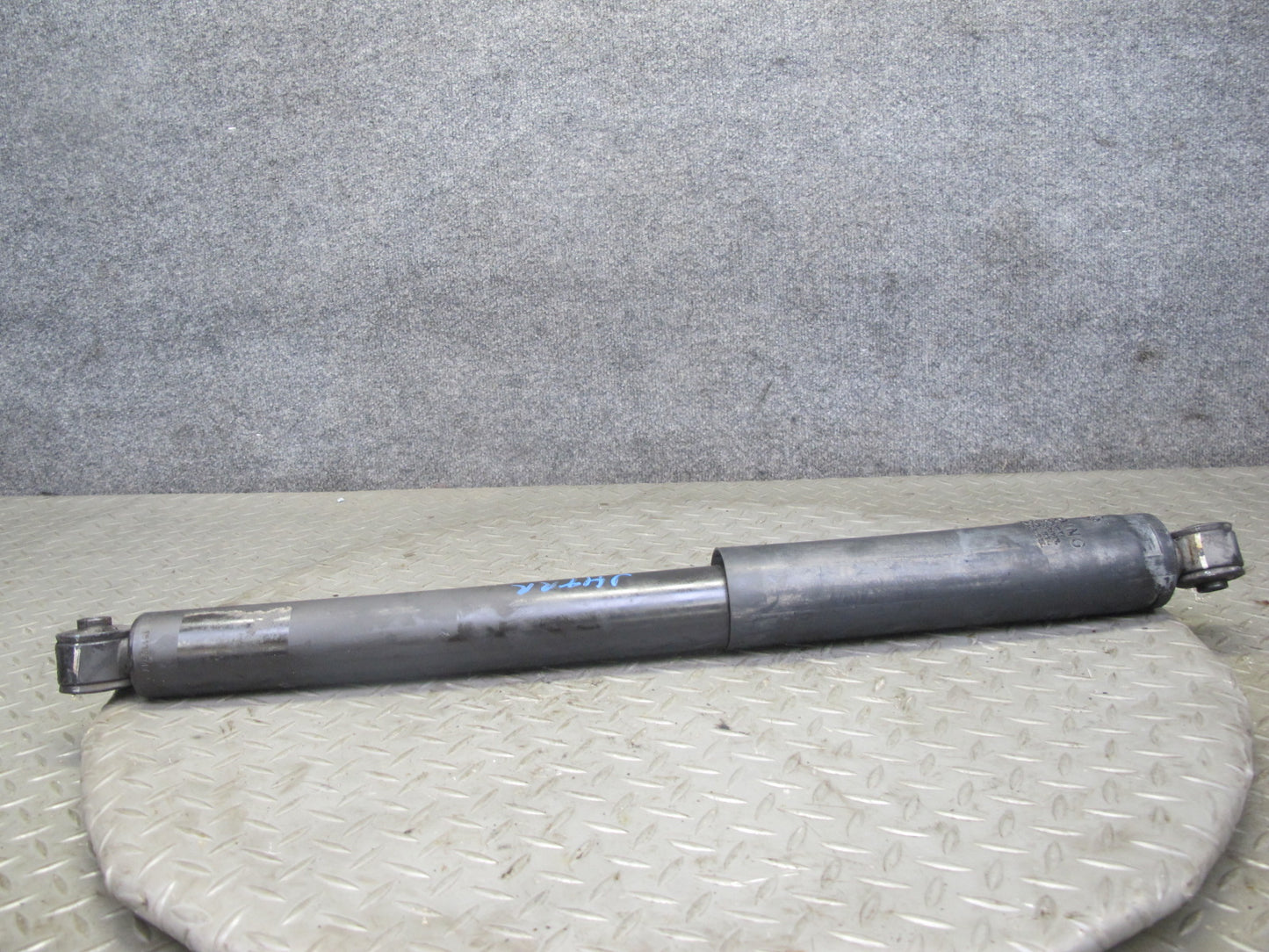 2003-2009 Hummer H2 Rear Left & Right Side Strut Shock Absorber Set of 2