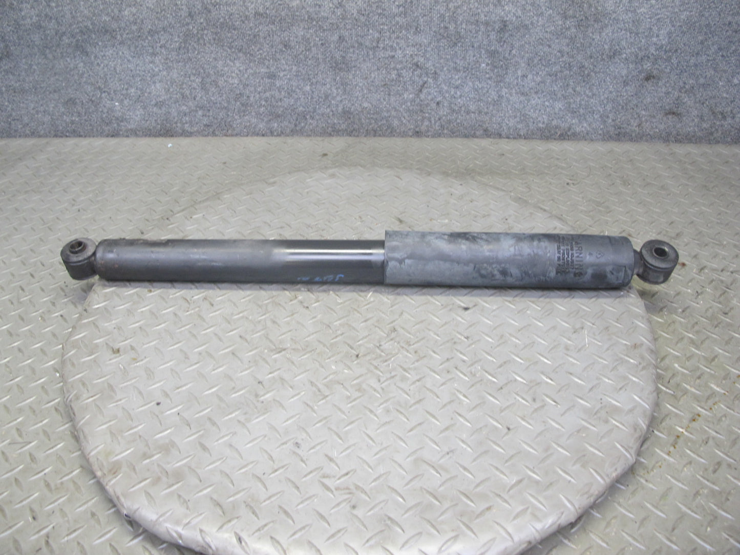 2003-2009 Hummer H2 Rear Left & Right Side Strut Shock Absorber Set of 2